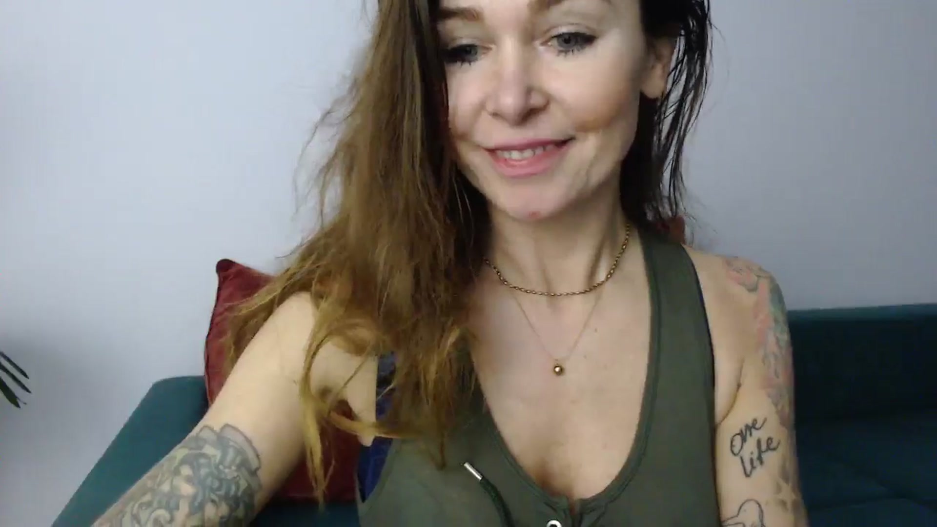 Gallery image thumbnail from Delilah_sweet's myfreecams stream on, 11/18/2024, 19:53 image 6 of 20