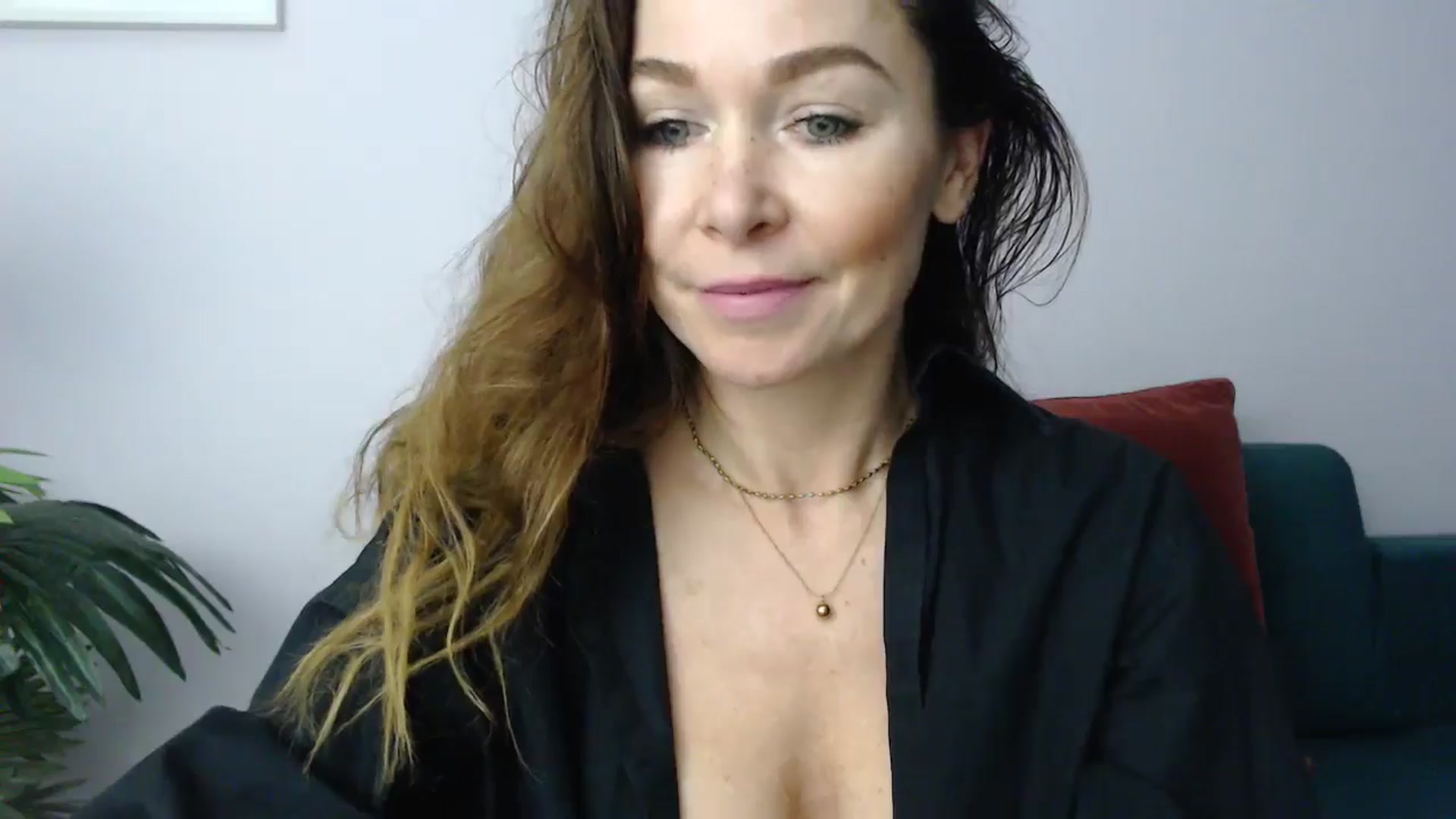 Gallery image thumbnail from Delilah_sweet's myfreecams stream on, 11/19/2024, 17:07 image 6 of 20
