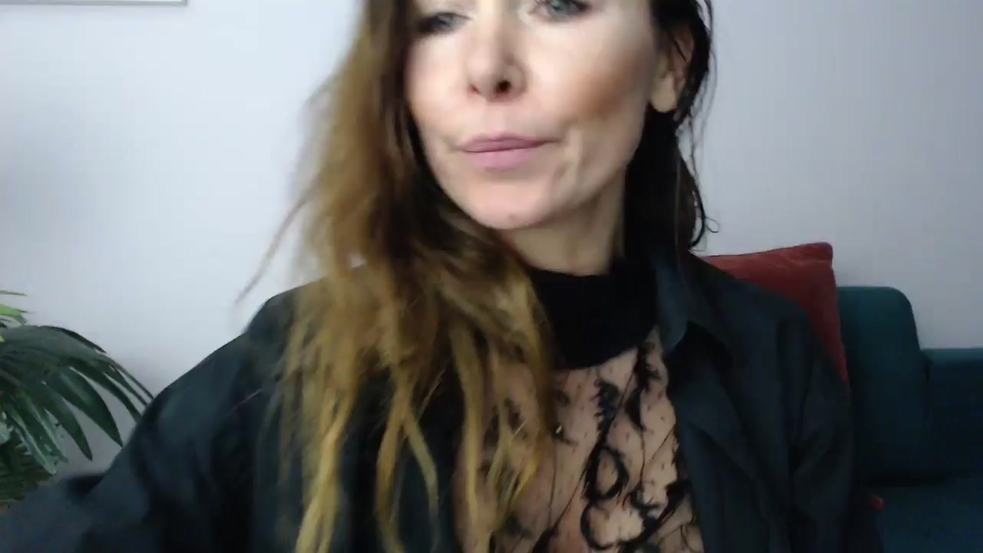 Gallery image thumbnail from Delilah_sweet's myfreecams stream on, 11/19/2024, 17:41 image 3 of 20