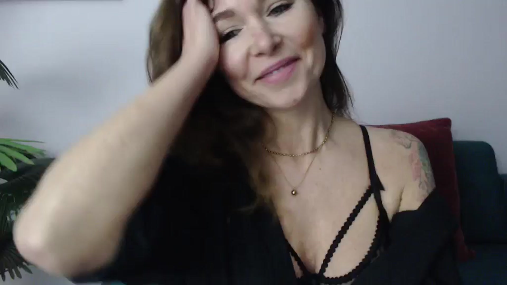 Gallery image thumbnail from Delilah_sweet's myfreecams stream on, 11/20/2024, 17:56 image 12 of 20