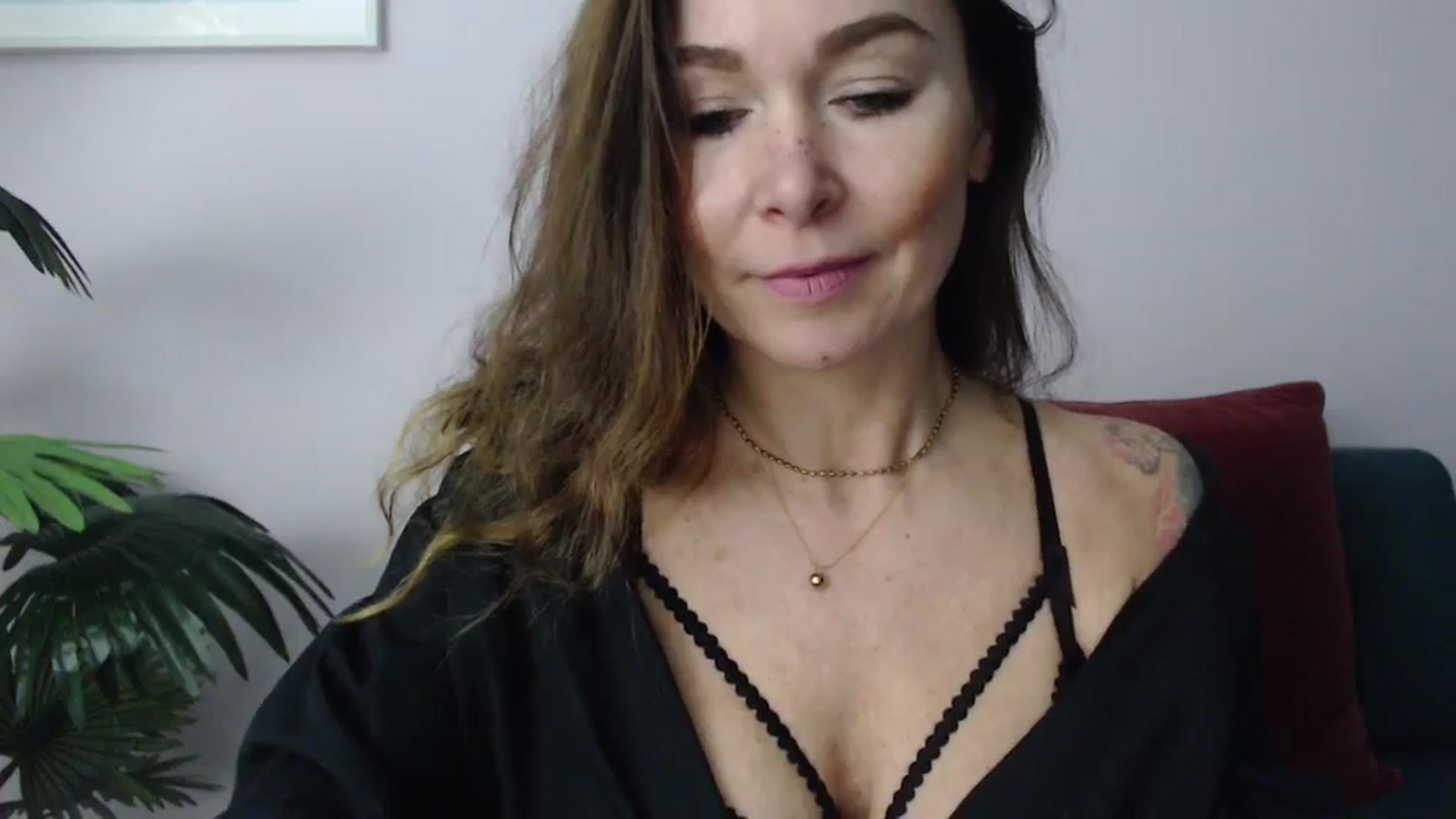 Gallery image thumbnail from Delilah_sweet's myfreecams stream on, 11/20/2024, 17:56 image 7 of 20