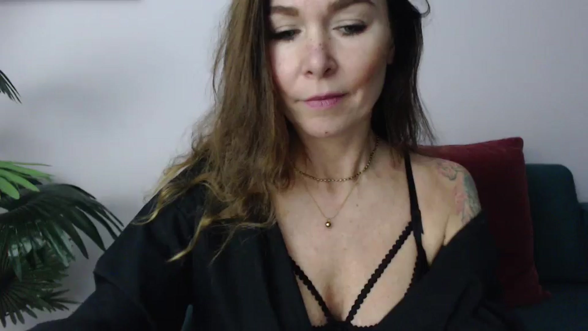 Gallery image thumbnail from Delilah_sweet's myfreecams stream on, 11/20/2024, 17:56 image 9 of 20