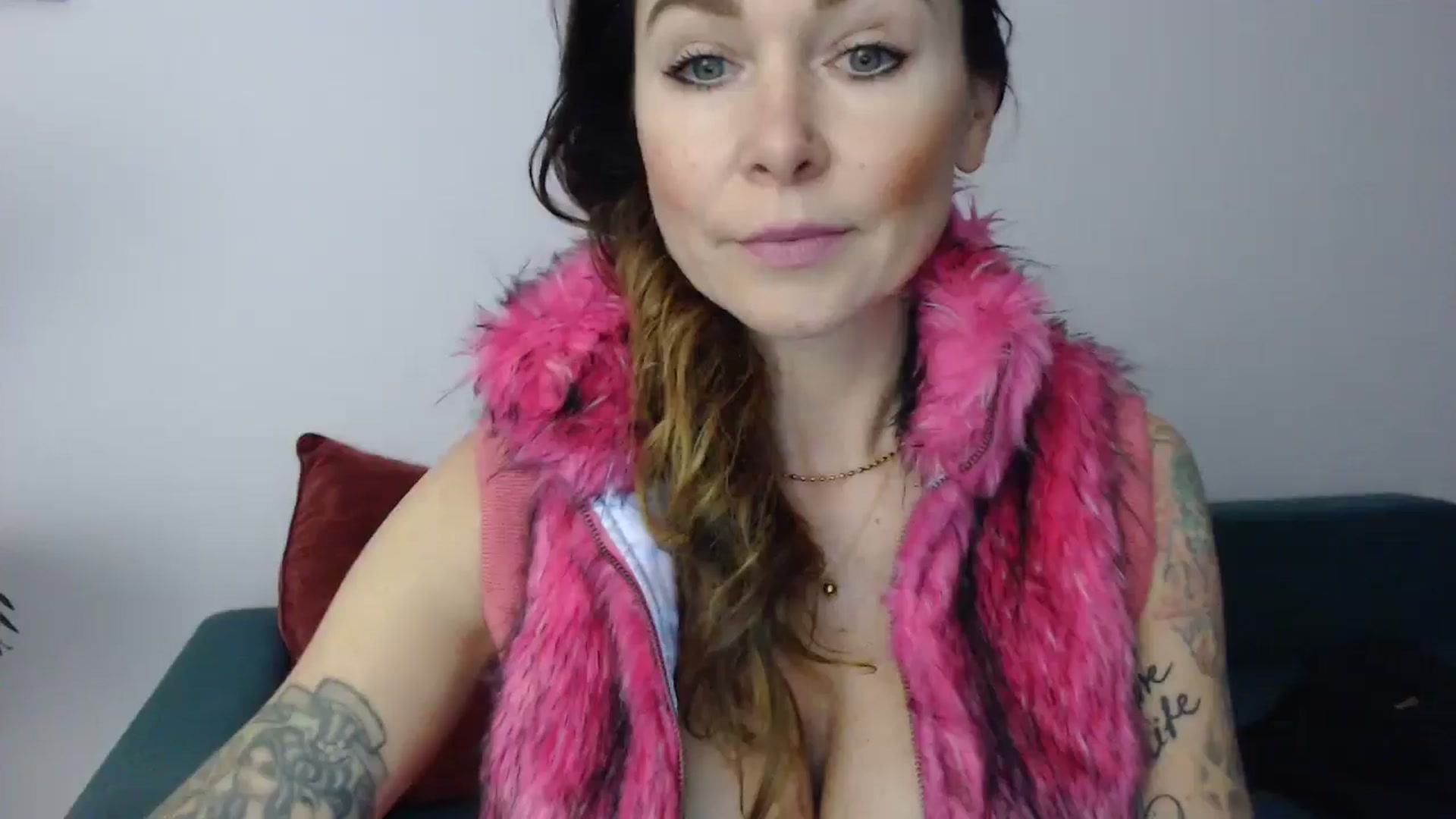 Gallery image thumbnail from Delilah_sweet's myfreecams stream on, 11/21/2024, 14:54 image 7 of 20
