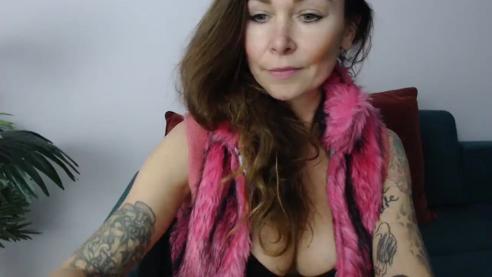 Gallery image thumbnail from Delilah_sweet's myfreecams stream on, 11/21/2024, 15:37 image 16 of 20