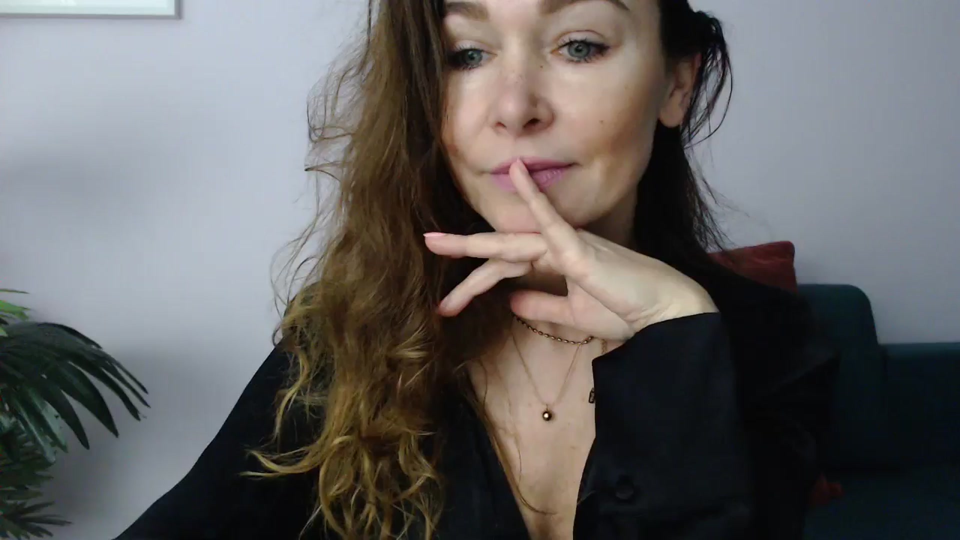 Gallery image thumbnail from Delilah_sweet's myfreecams stream on, 11/25/2024, 17:29 image 9 of 20