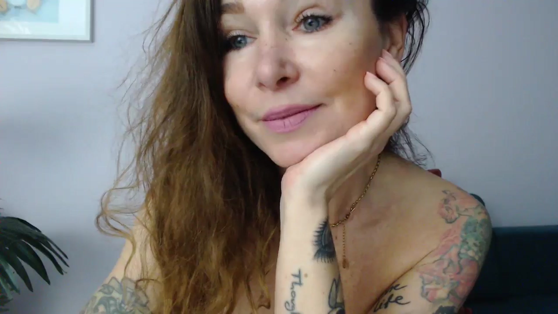 Gallery image thumbnail from Delilah_sweet's myfreecams stream on, 11/25/2024, 17:29 image 5 of 20