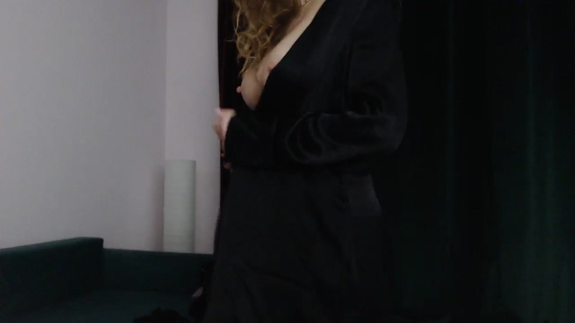 Gallery image thumbnail from Delilah_sweet's myfreecams stream on, 11/25/2024, 17:29 image 11 of 20