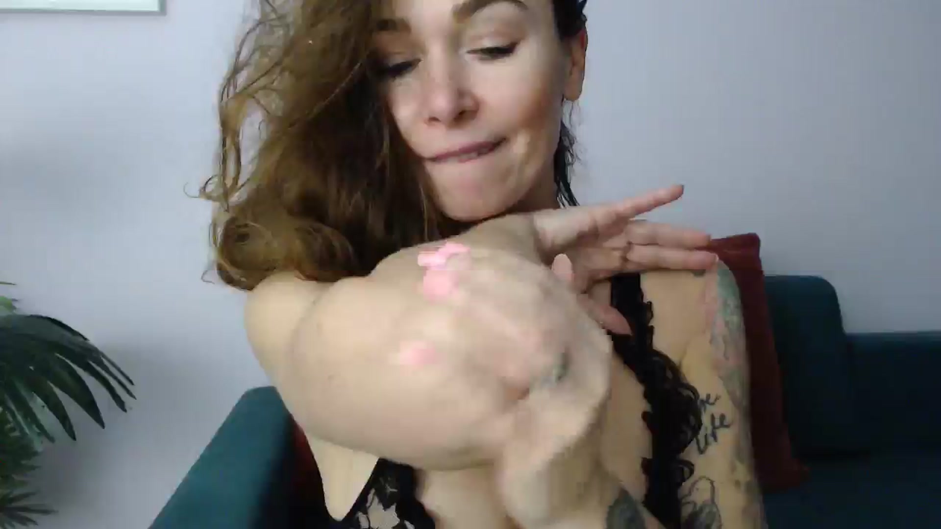 Gallery image thumbnail from Delilah_sweet's myfreecams stream on, 12/03/2024, 18:09 image 17 of 20