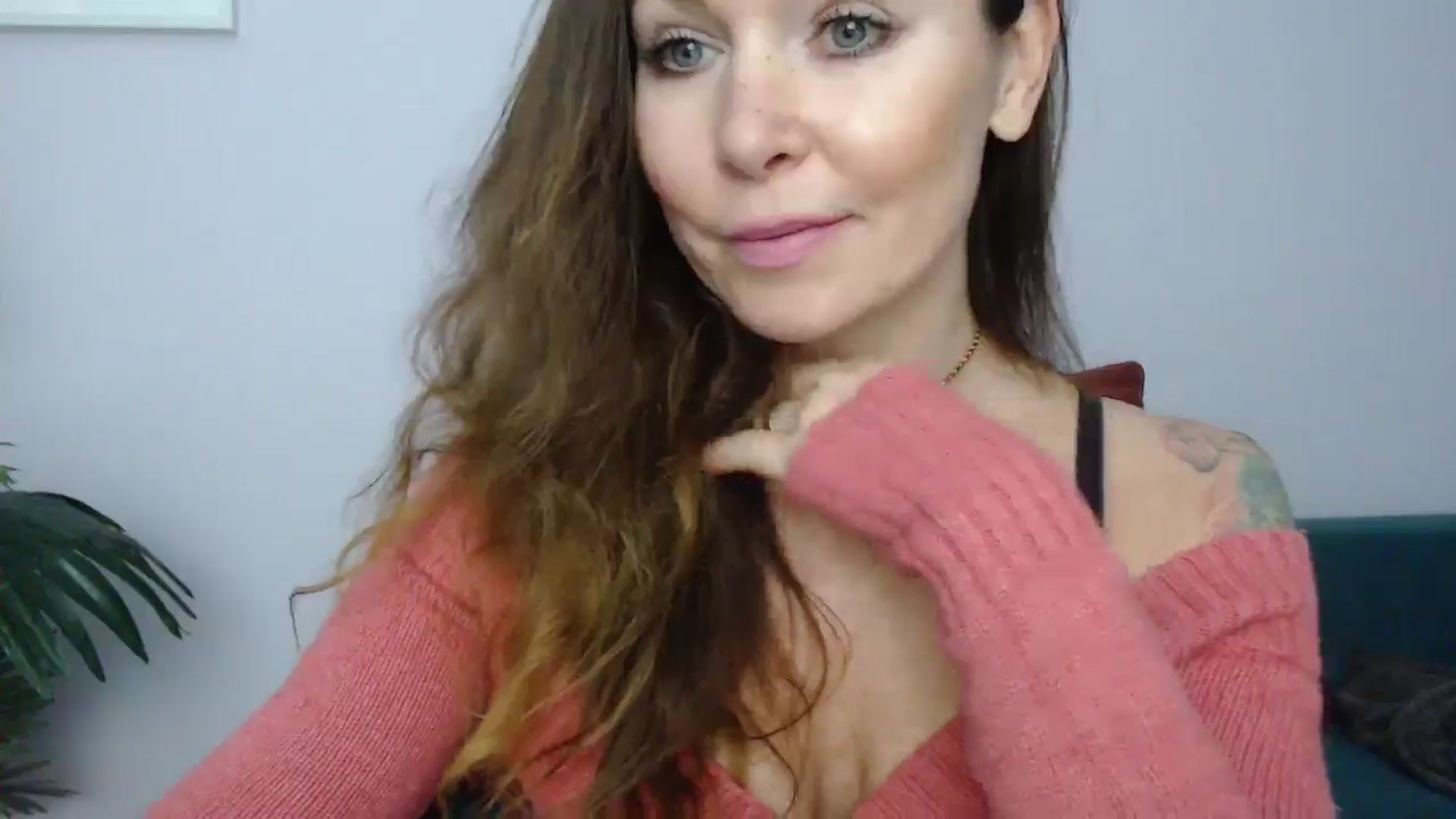 Gallery image thumbnail from Delilah_sweet's myfreecams stream on, 12/05/2024, 16:02 image 12 of 20