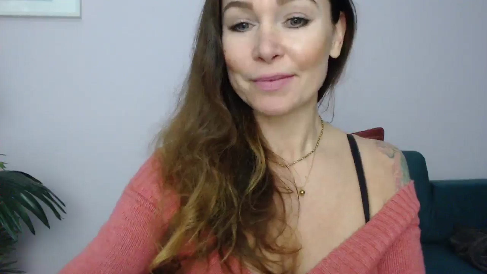 Gallery image thumbnail from Delilah_sweet's myfreecams stream on, 12/05/2024, 16:02 image 6 of 20