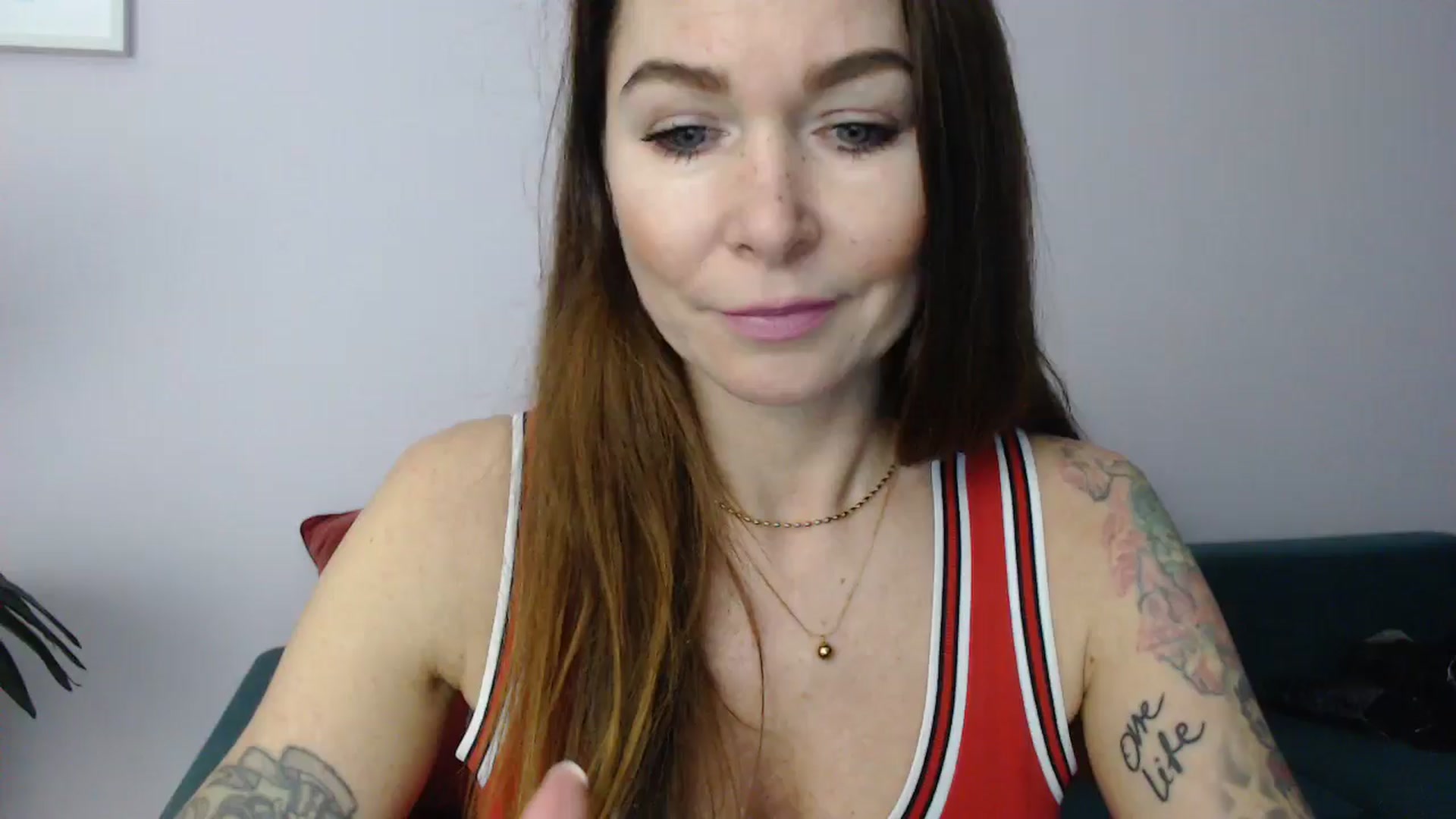 Gallery image thumbnail from Delilah_sweet's myfreecams stream on, 12/06/2024, 16:00 image 12 of 20
