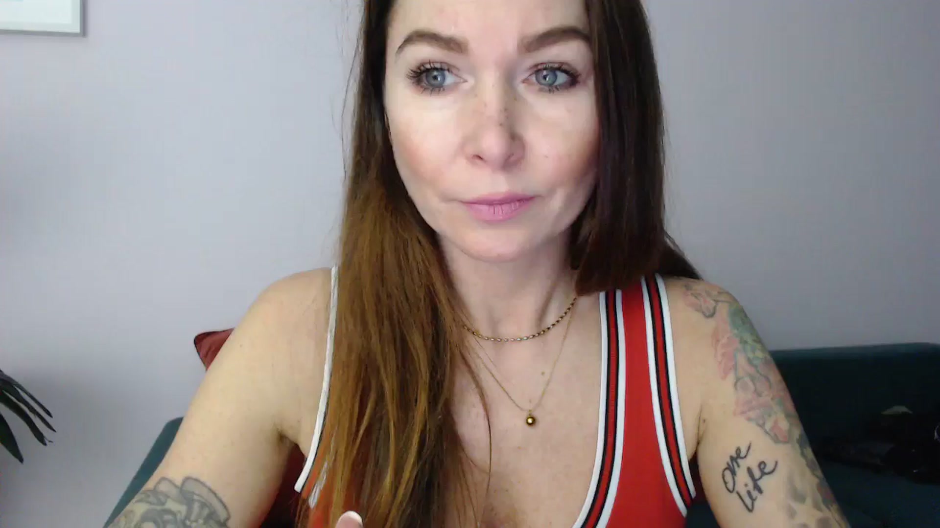 Gallery image thumbnail from Delilah_sweet's myfreecams stream on, 12/06/2024, 16:00 image 9 of 20