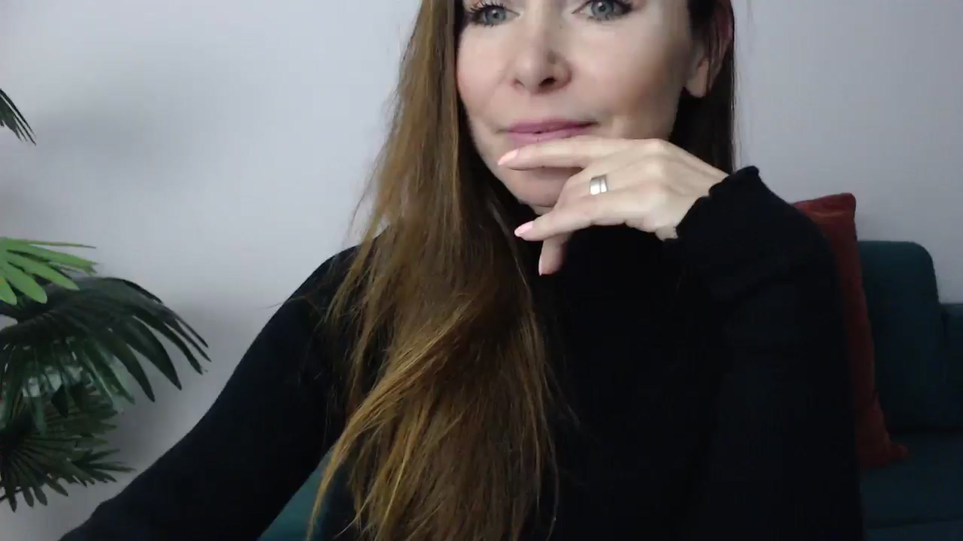 Gallery image thumbnail from Delilah_sweet's myfreecams stream on, 12/06/2024, 17:10 image 15 of 20