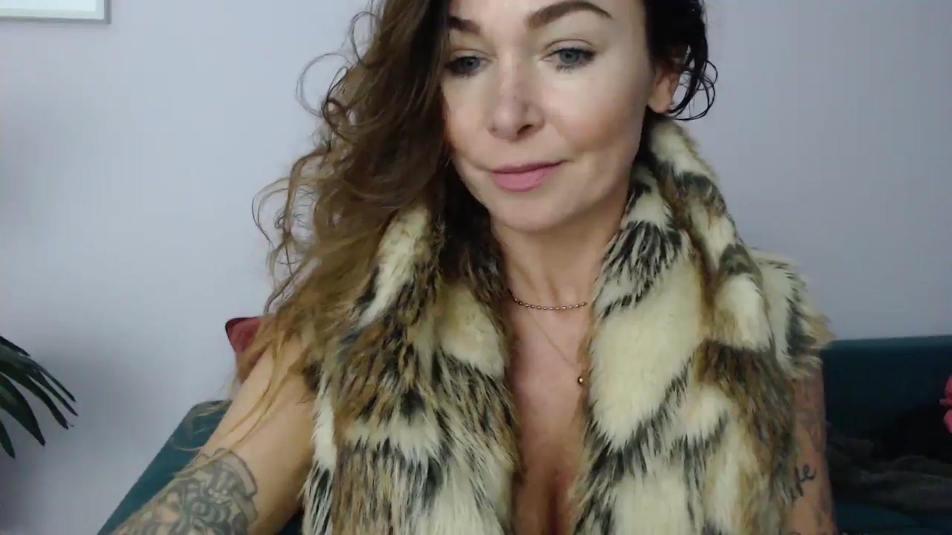 Gallery image thumbnail from Delilah_sweet's myfreecams stream on, 01/02/2025, 17:00 image 5 of 20