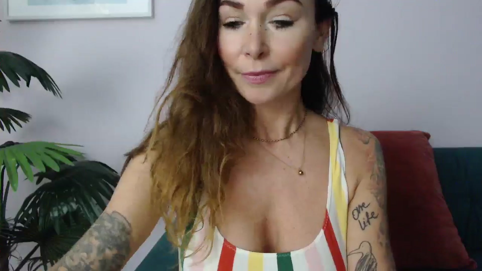 Gallery image thumbnail from Delilah_sweet's myfreecams stream on, 01/29/2025, 18:15 image 18 of 20