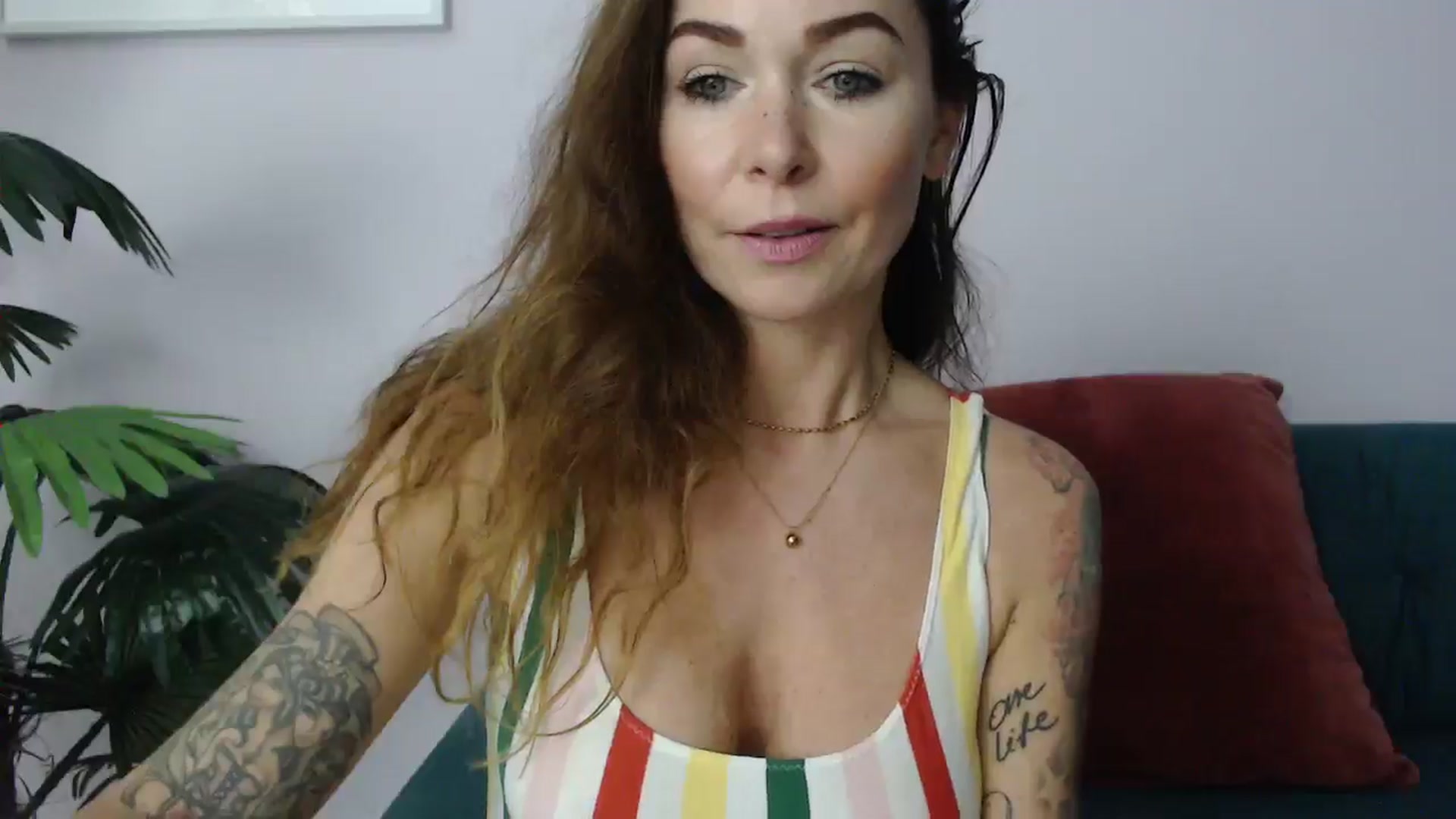 Gallery image thumbnail from Delilah_sweet's myfreecams stream on, 01/29/2025, 18:15 image 16 of 20