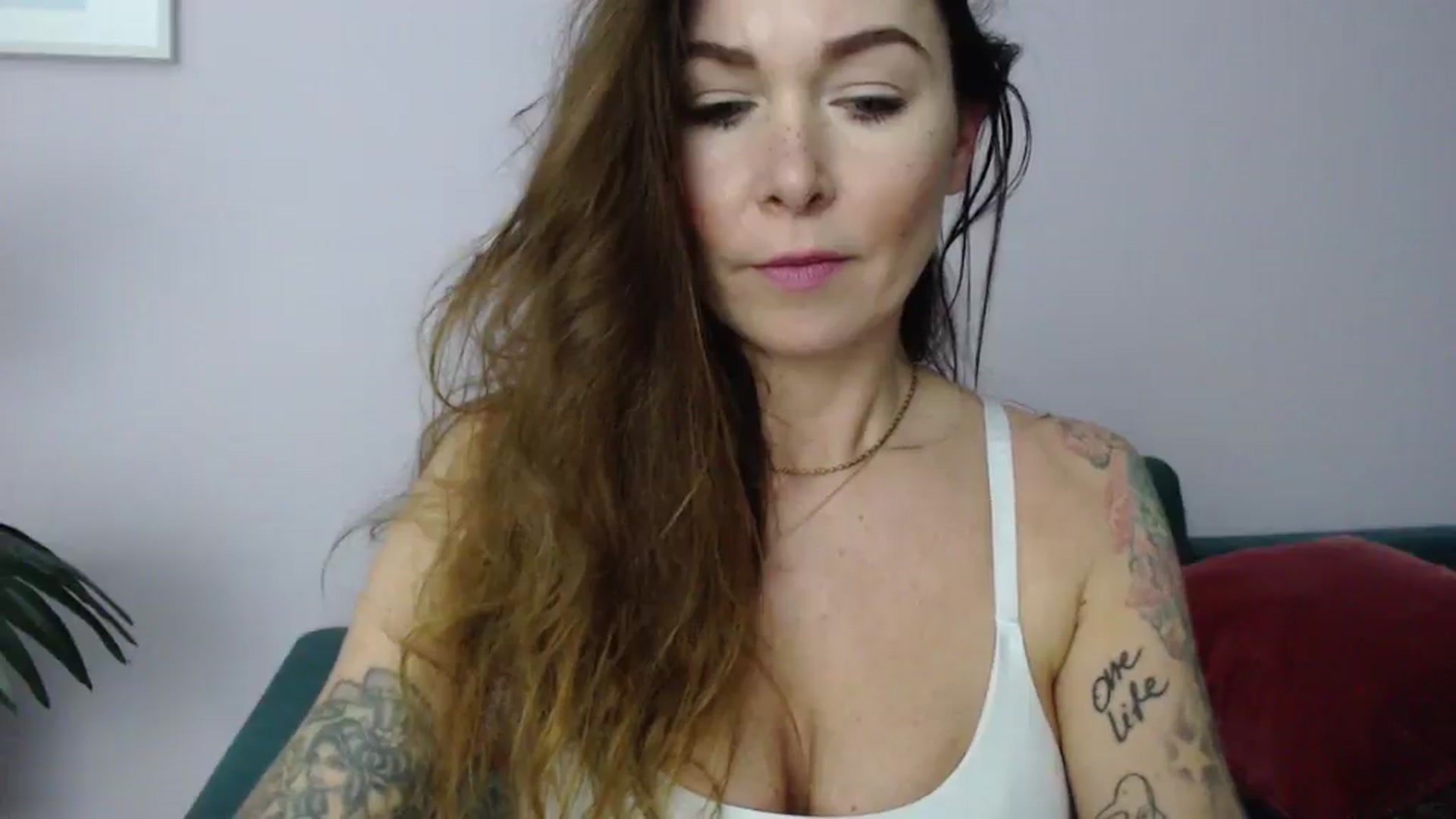 Gallery image thumbnail from Delilah_sweet's myfreecams stream on, 03/05/2025, 17:49 image 13 of 20