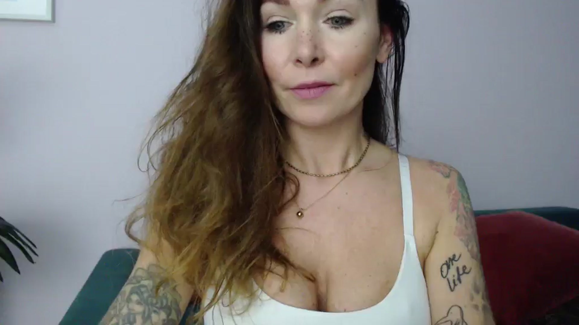 Gallery image thumbnail from Delilah_sweet's myfreecams stream on, 03/05/2025, 17:49 image 17 of 20
