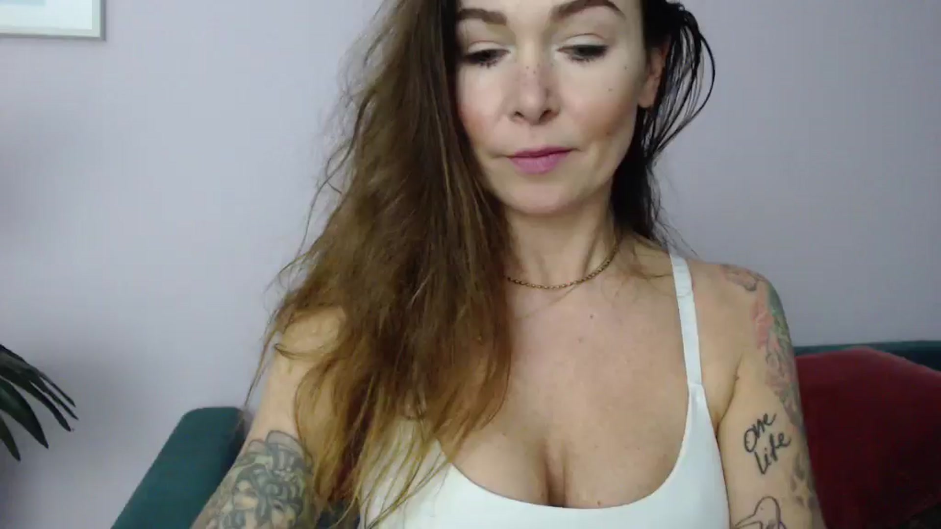 Gallery image thumbnail from Delilah_sweet's myfreecams stream on, 03/05/2025, 17:49 image 1 of 20