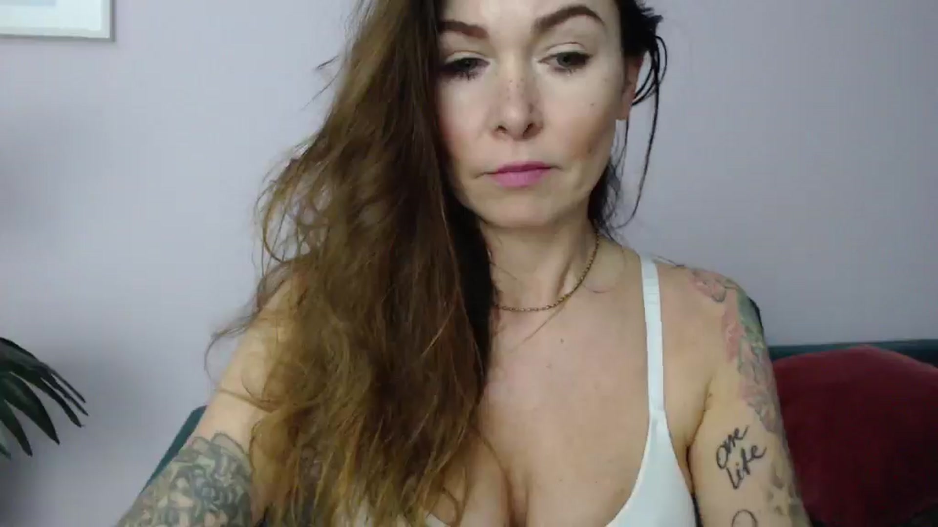 Gallery image thumbnail from Delilah_sweet's myfreecams stream on, 03/05/2025, 17:49 image 10 of 20