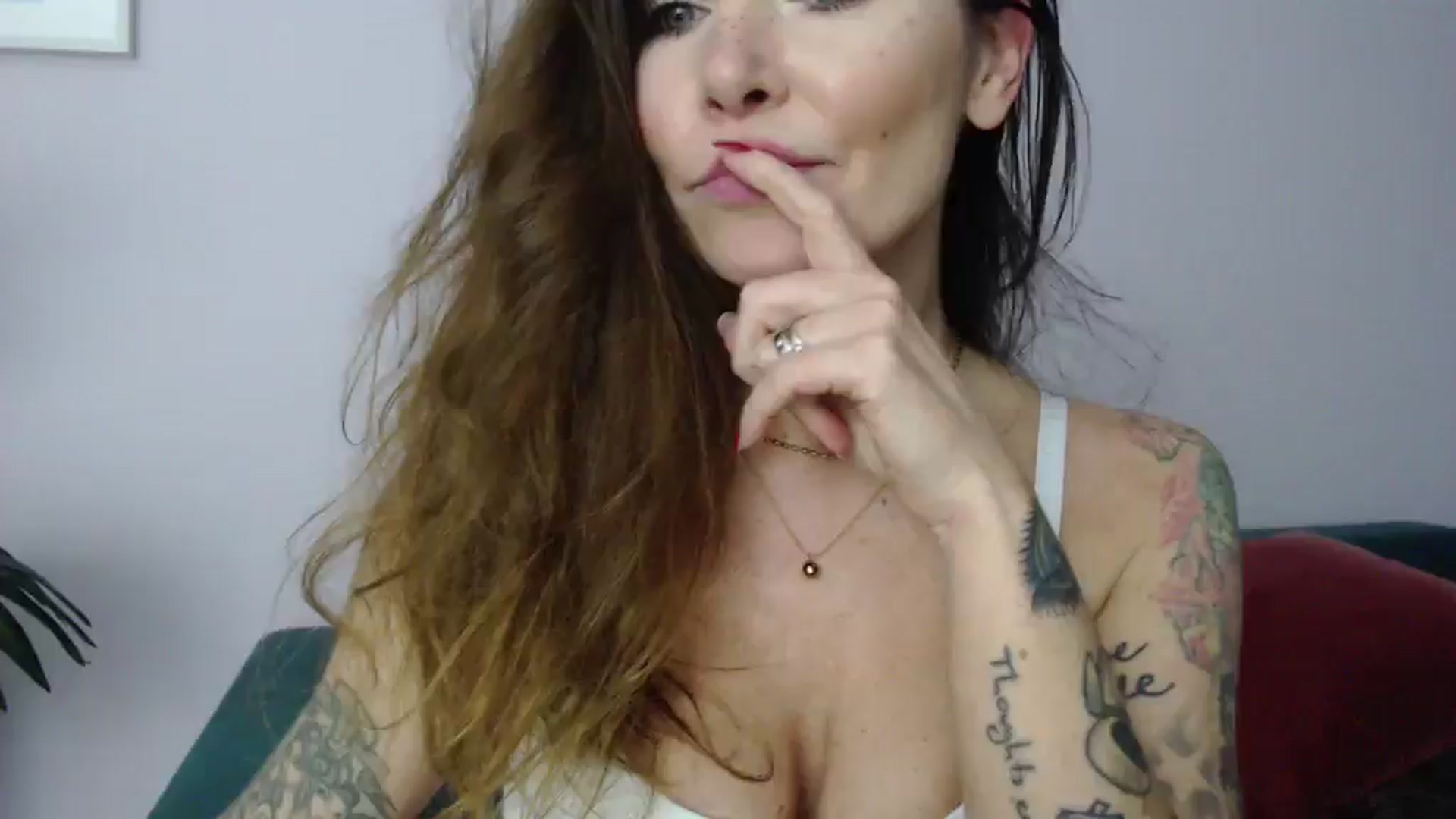 Gallery image thumbnail from Delilah_sweet's myfreecams stream on, 03/05/2025, 17:49 image 19 of 20