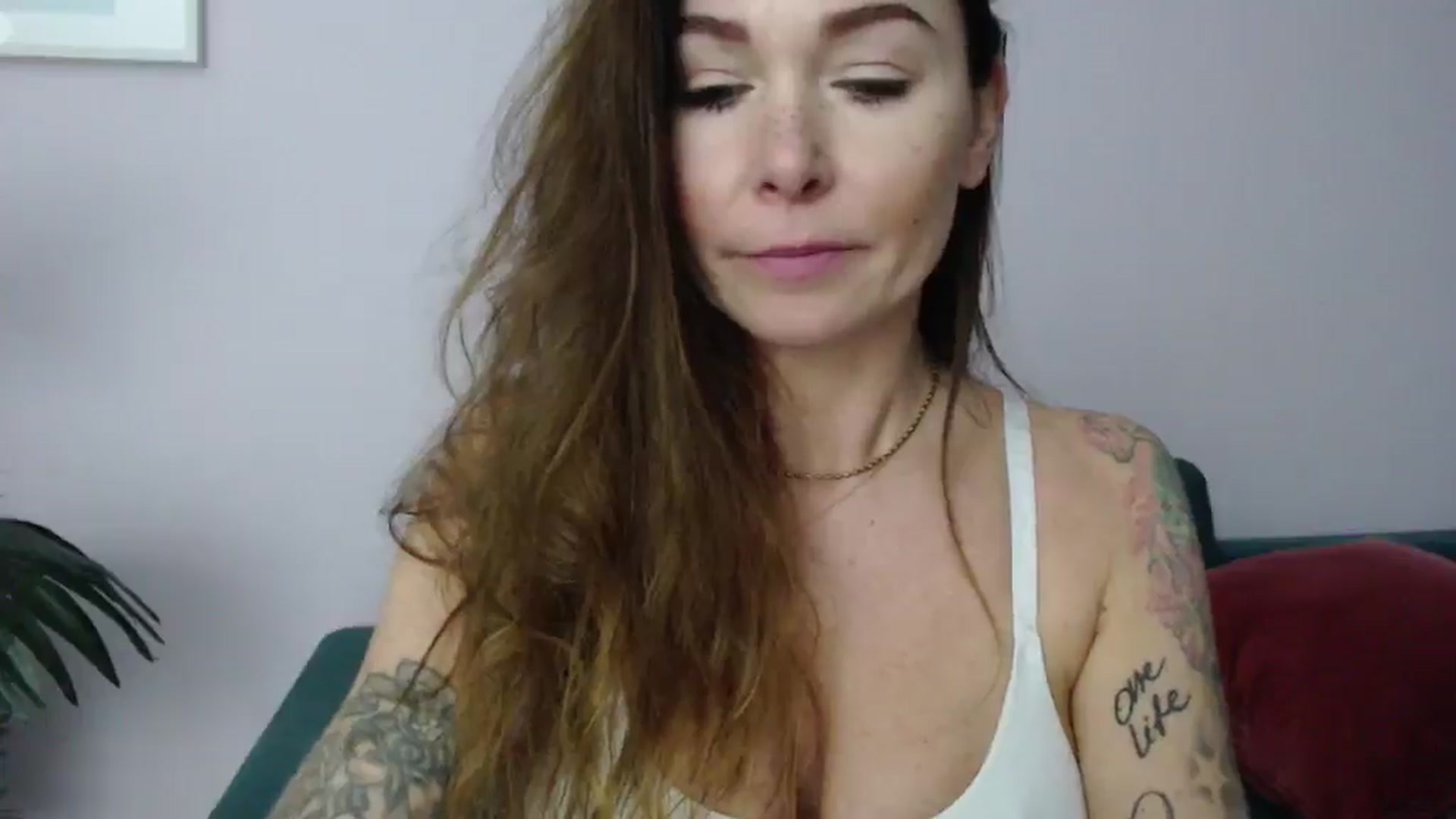 Gallery image thumbnail from Delilah_sweet's myfreecams stream on, 03/05/2025, 17:49 image 8 of 20