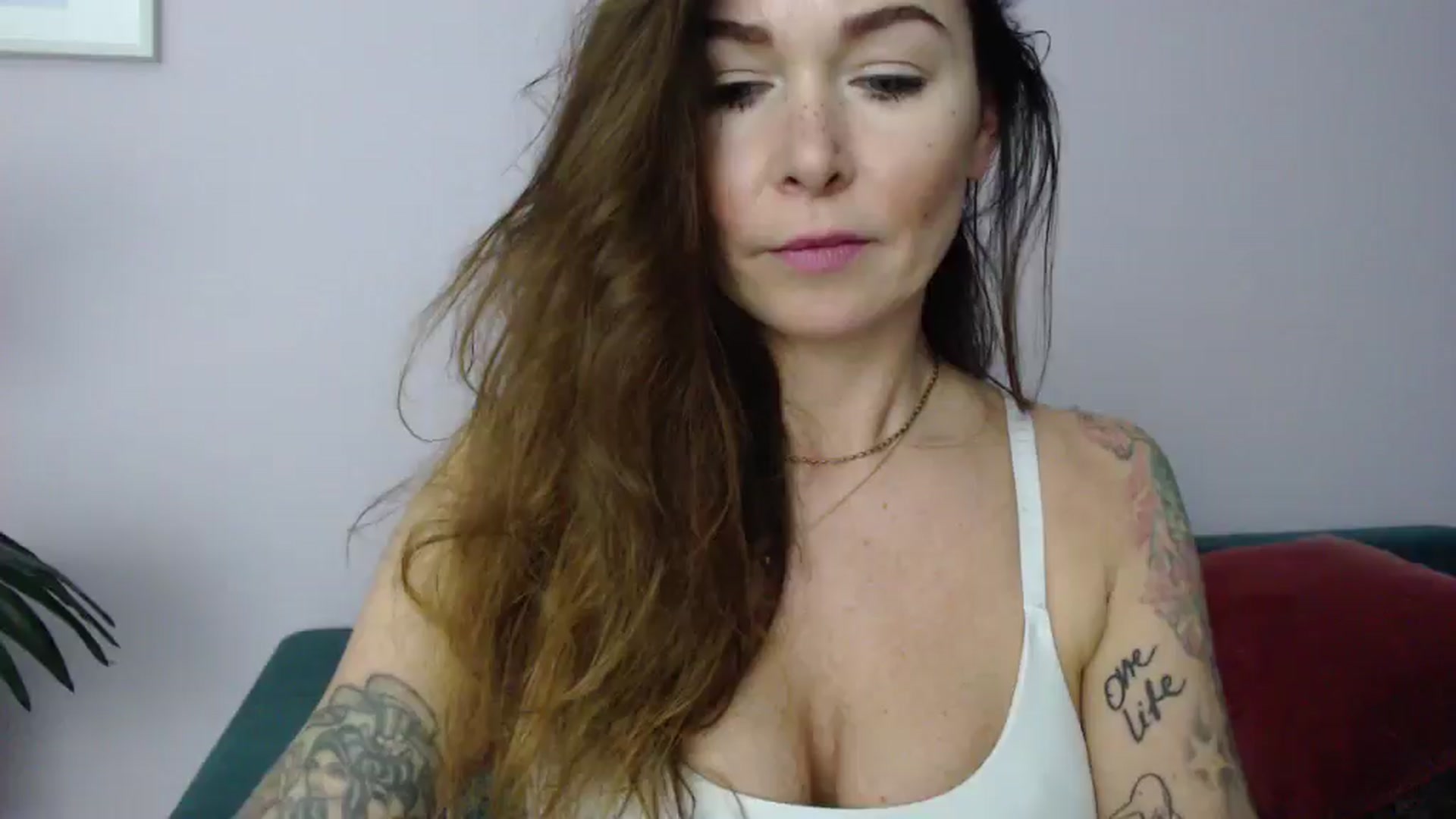 Gallery image thumbnail from Delilah_sweet's myfreecams stream on, 03/05/2025, 17:49 image 16 of 20
