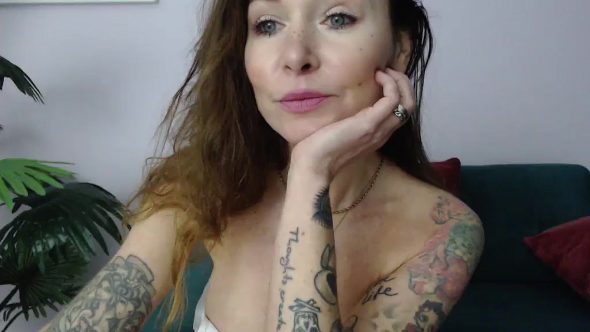 Gallery image thumbnail from Delilah_sweet's myfreecams stream on, 03/05/2025, 19:20 image 17 of 20