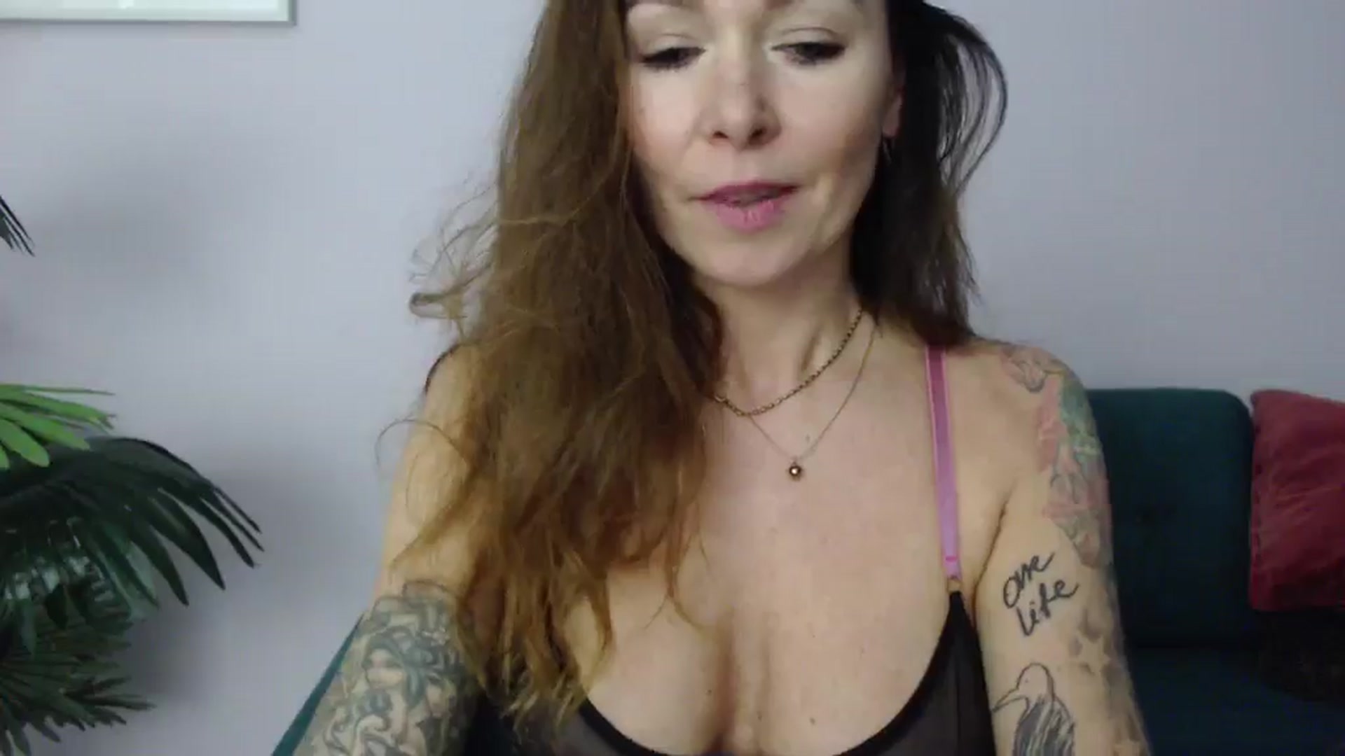 Gallery image thumbnail from Delilah_sweet's myfreecams stream on, 03/12/2025, 17:55 image 19 of 20