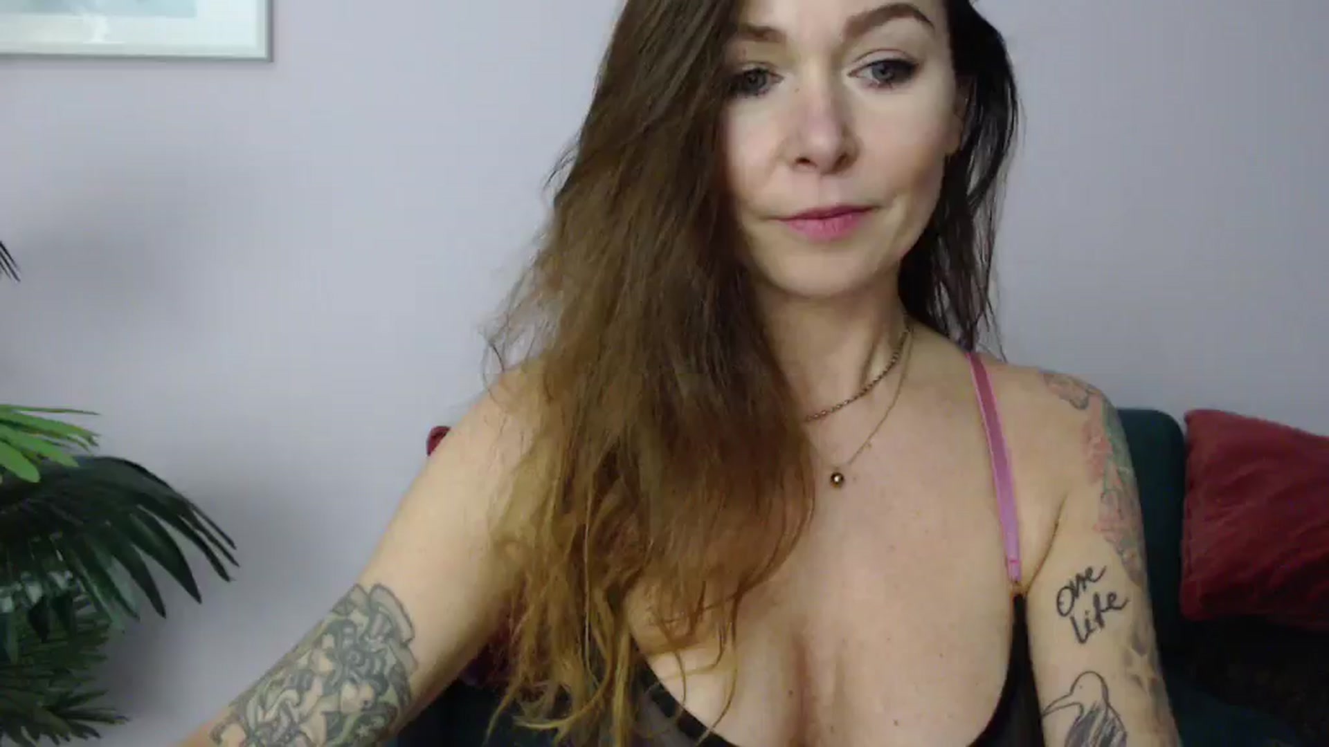 Gallery image thumbnail from Delilah_sweet's myfreecams stream on, 03/12/2025, 19:16 image 1 of 20