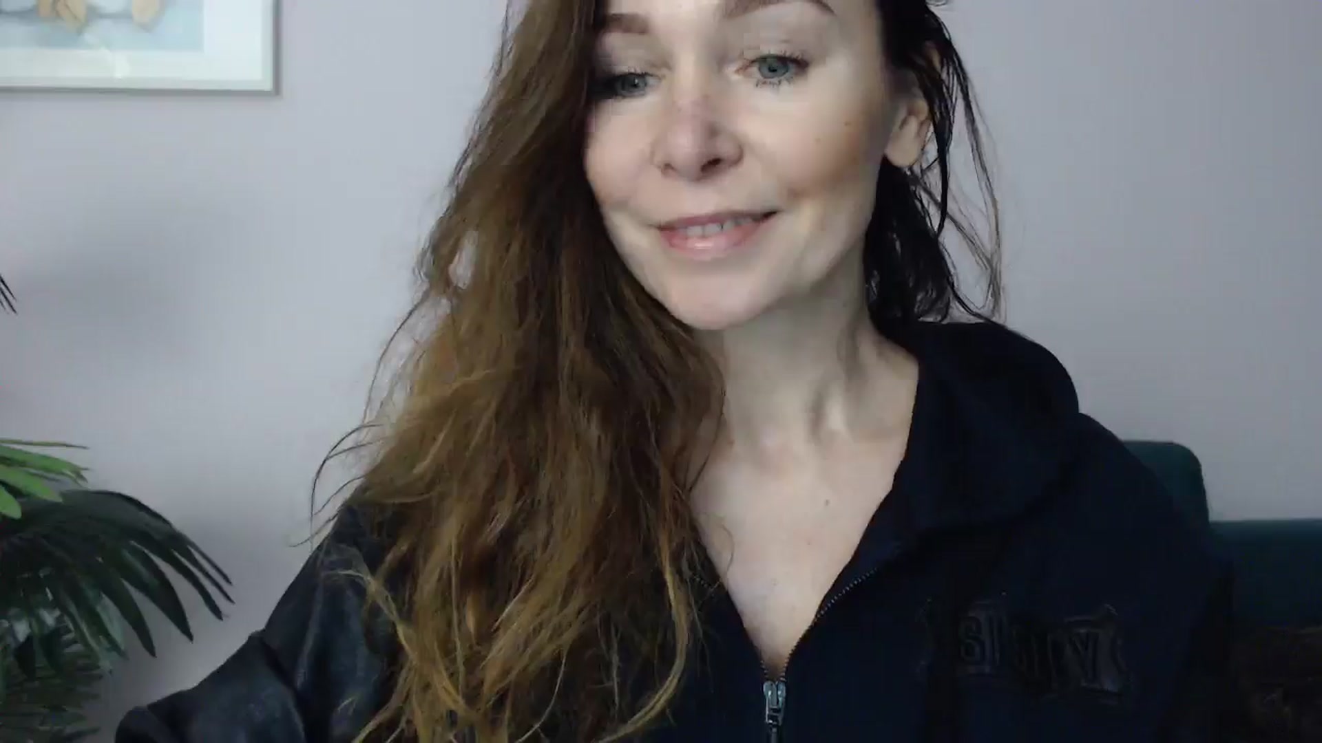 Gallery image thumbnail from Delilah_sweet's myfreecams stream on, 04/07/2025, 15:36 image 12 of 20
