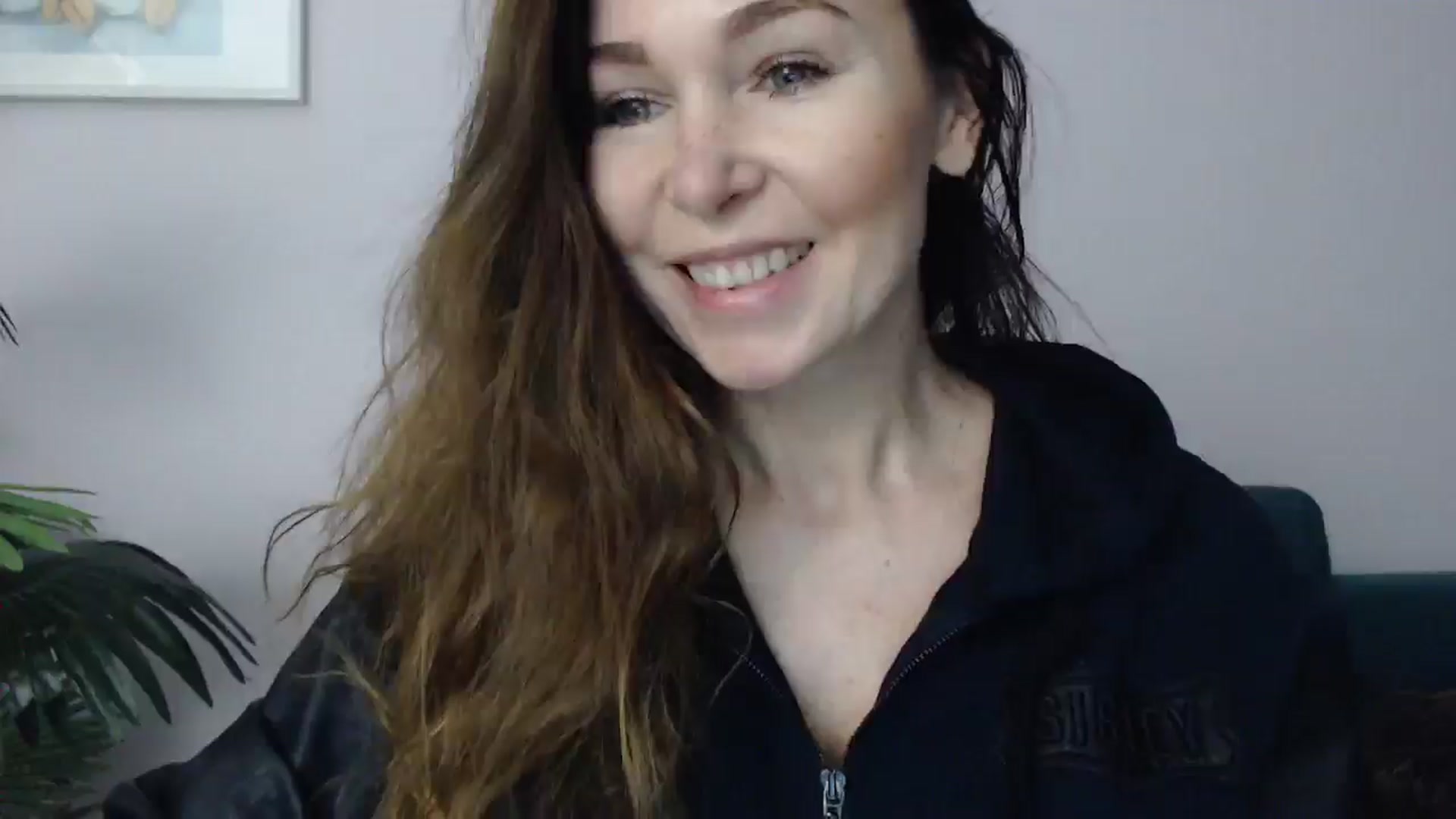 Gallery image thumbnail from Delilah_sweet's myfreecams stream on, 04/07/2025, 15:36 image 10 of 20