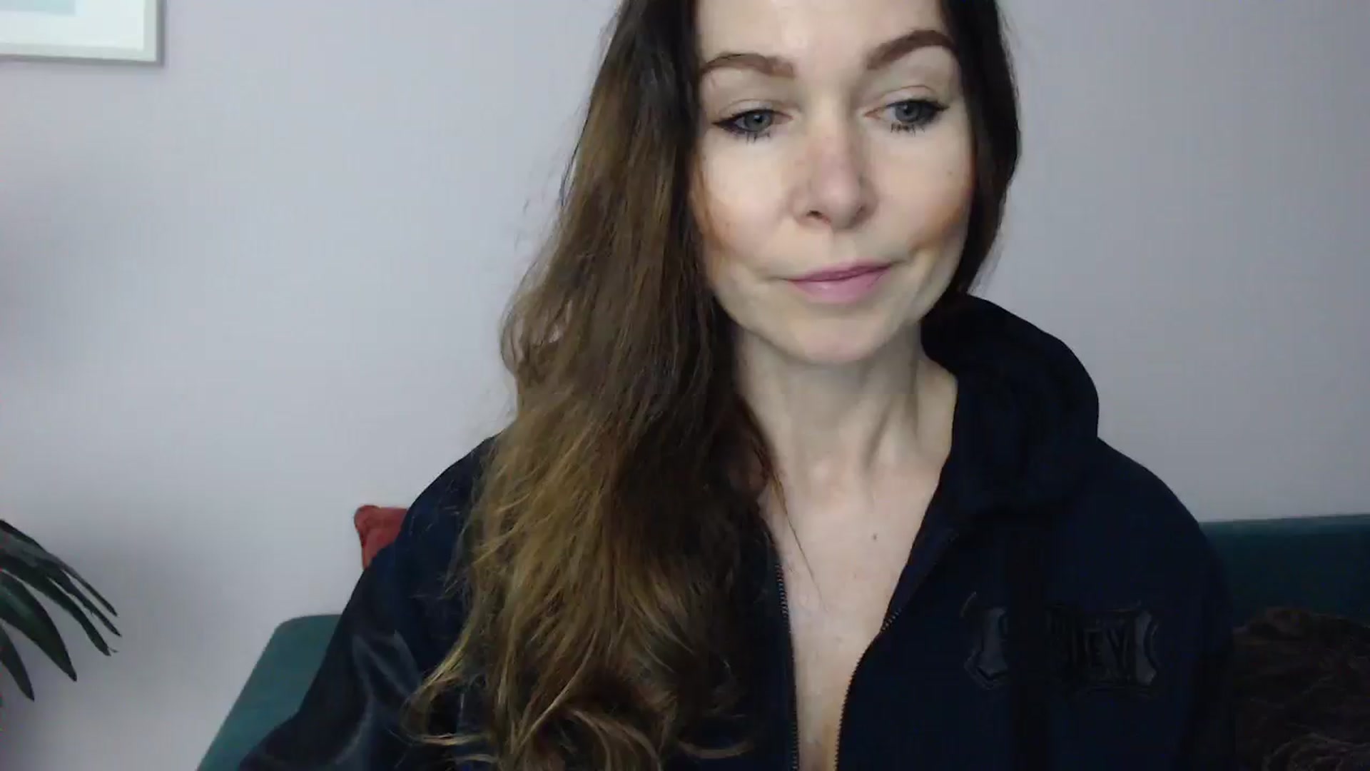 Gallery image thumbnail from Delilah_sweet's myfreecams stream on, 04/08/2025, 16:00 image 9 of 20