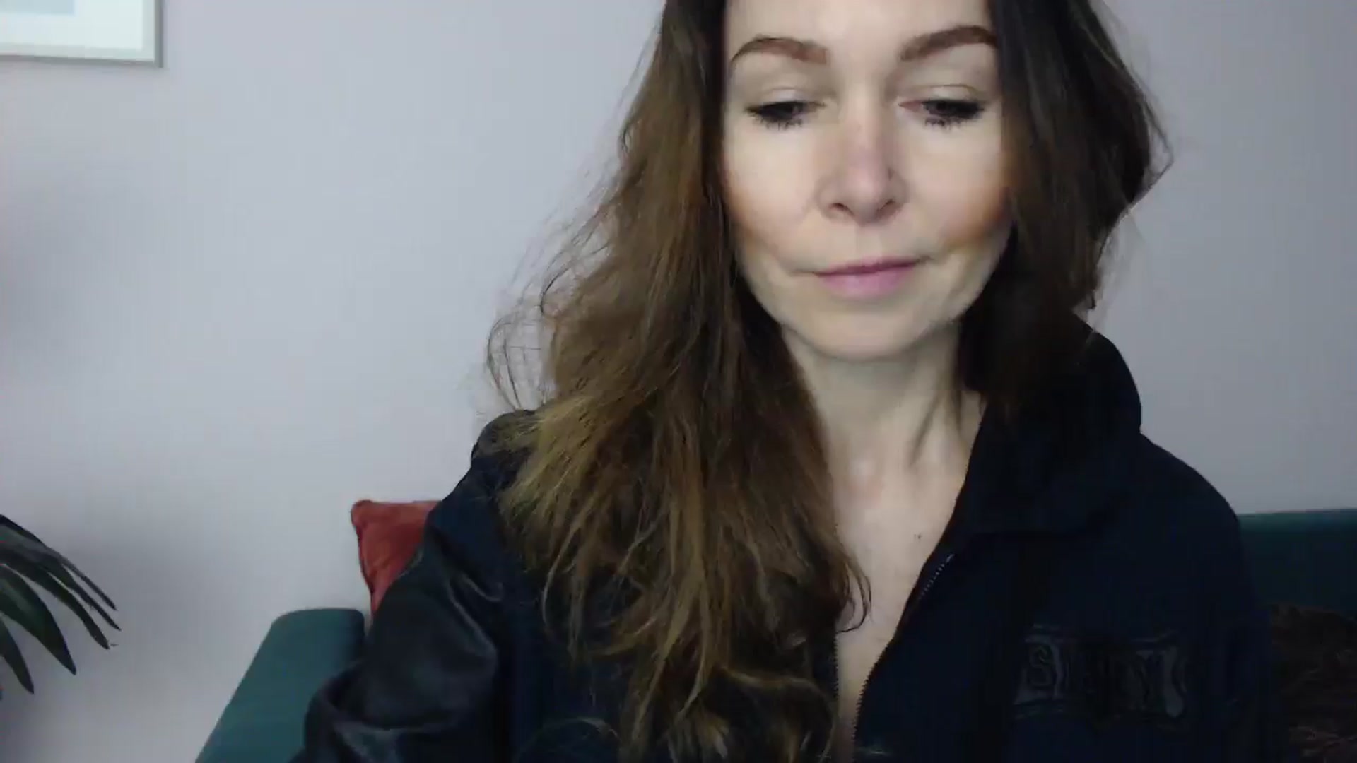 Gallery image thumbnail from Delilah_sweet's myfreecams stream on, 04/08/2025, 16:00 image 6 of 20