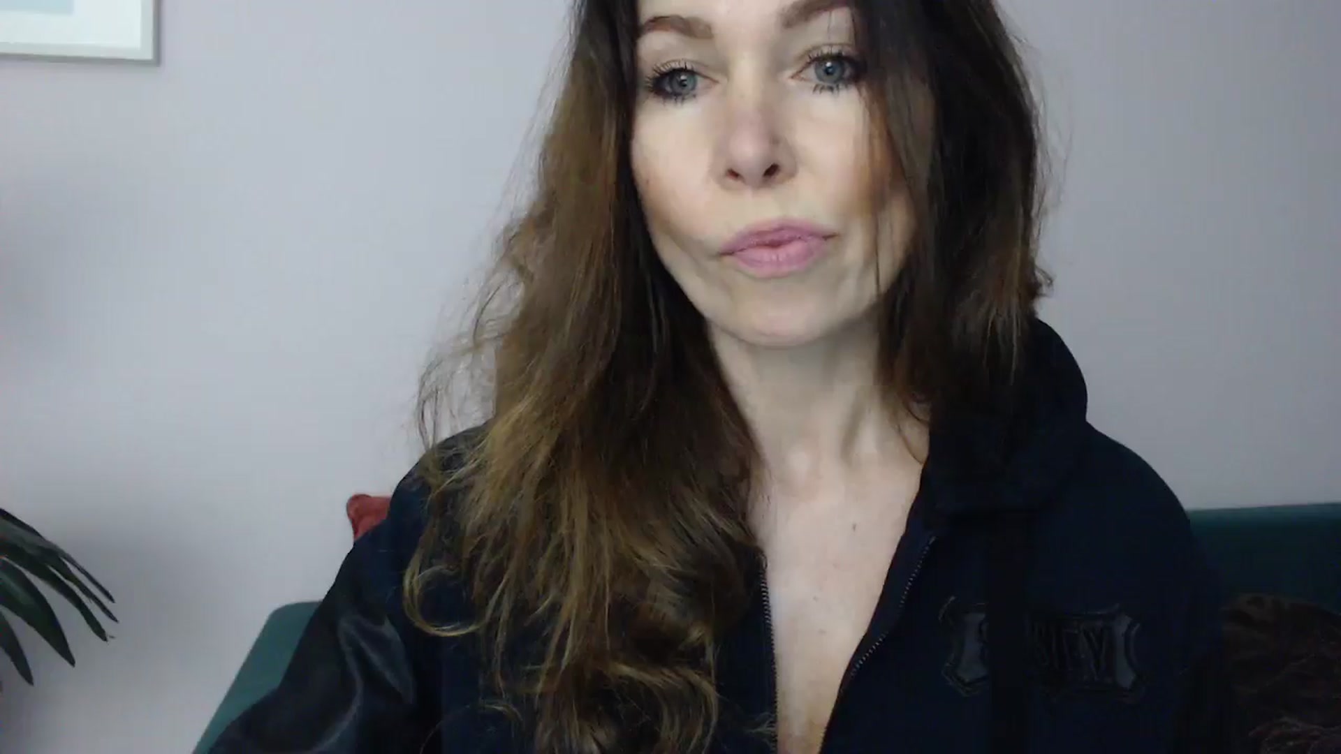 Gallery image thumbnail from Delilah_sweet's myfreecams stream on, 04/08/2025, 16:00 image 8 of 20