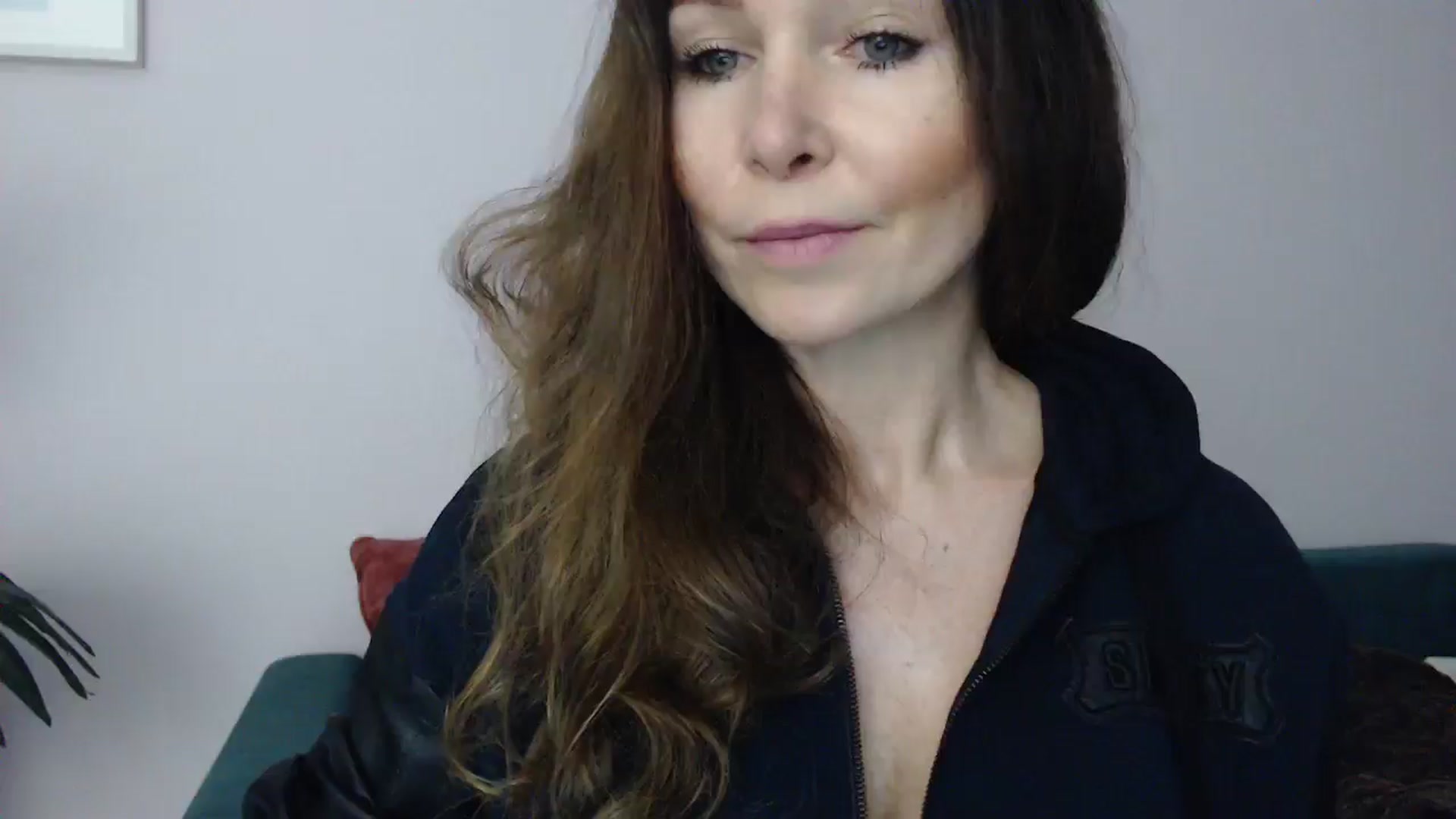 Gallery image thumbnail from Delilah_sweet's myfreecams stream on, 04/08/2025, 16:00 image 13 of 20