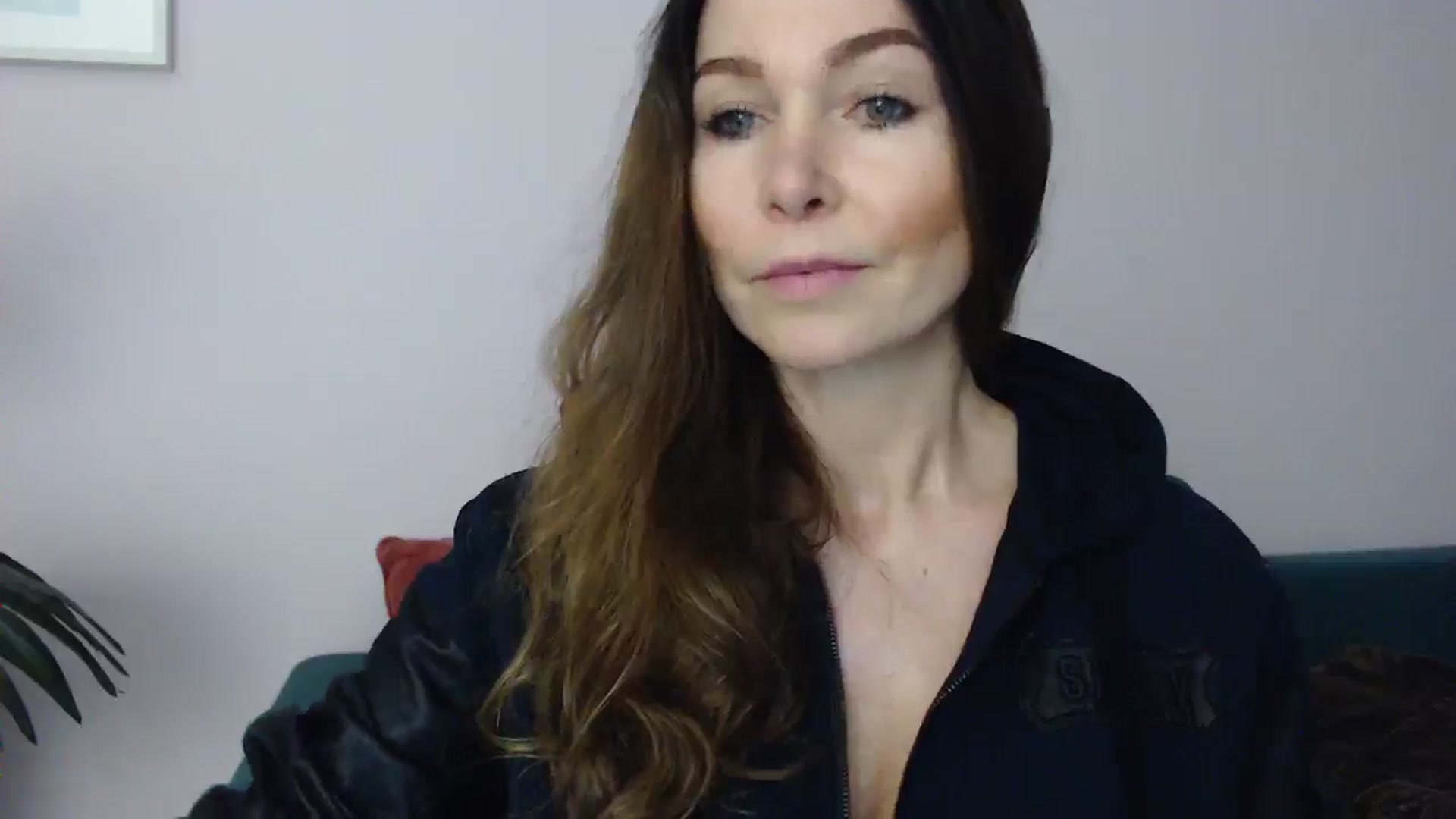 Gallery image thumbnail from Delilah_sweet's myfreecams stream on, 04/08/2025, 16:00 image 12 of 20