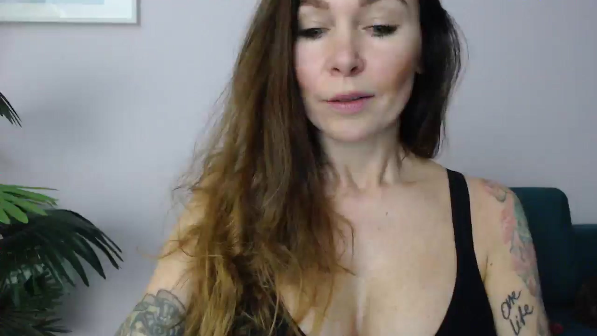 Gallery image thumbnail from Delilah_sweet's myfreecams stream on, 04/08/2025, 17:08 image 6 of 20
