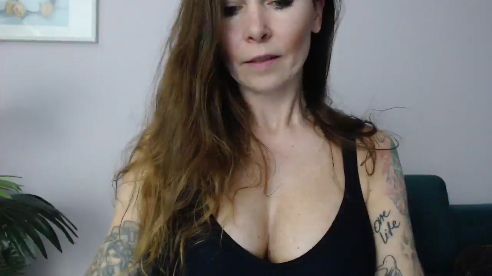 Gallery image thumbnail from Delilah_sweet's myfreecams stream on, 04/08/2025, 17:08 image 3 of 20