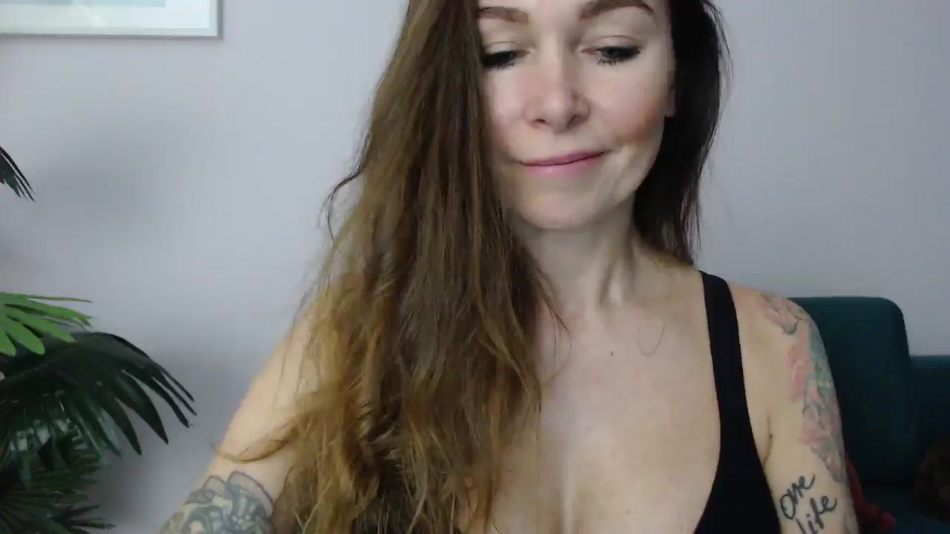 Gallery image thumbnail from Delilah_sweet's myfreecams stream on, 04/08/2025, 17:08 image 10 of 20