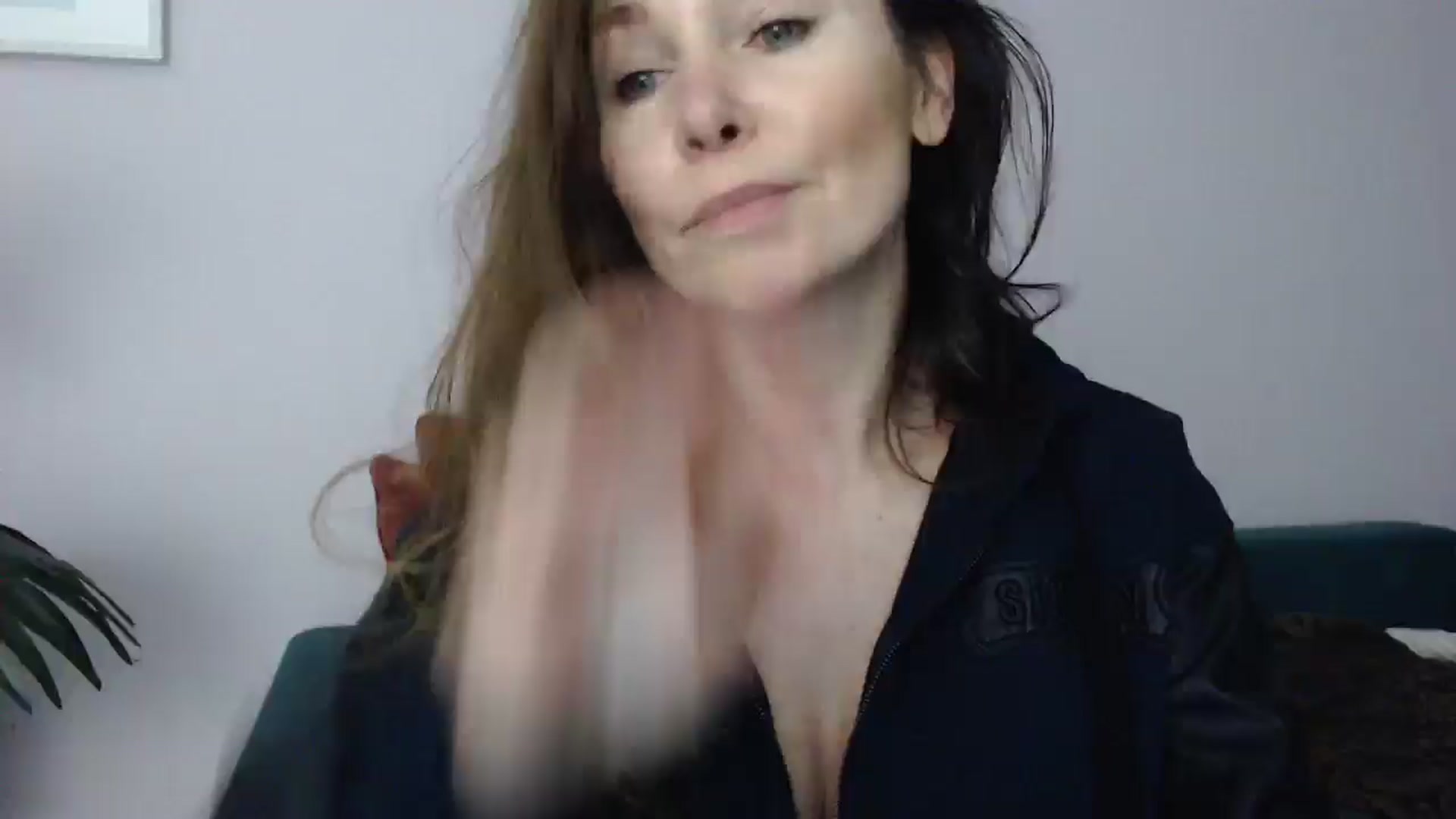 Gallery image thumbnail from Delilah_sweet's myfreecams stream on, 04/09/2025, 15:28 image 16 of 20
