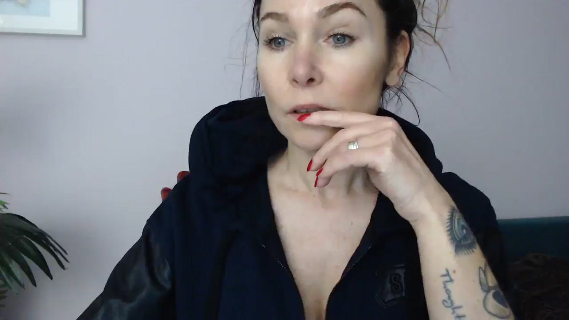 Gallery image thumbnail from Delilah_sweet's myfreecams stream on, 04/09/2025, 15:28 image 2 of 20