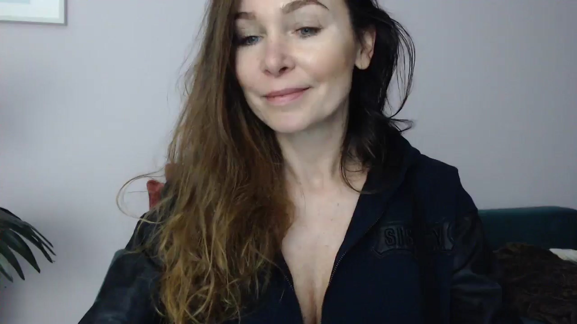 Gallery image thumbnail from Delilah_sweet's myfreecams stream on, 04/09/2025, 15:28 image 17 of 20
