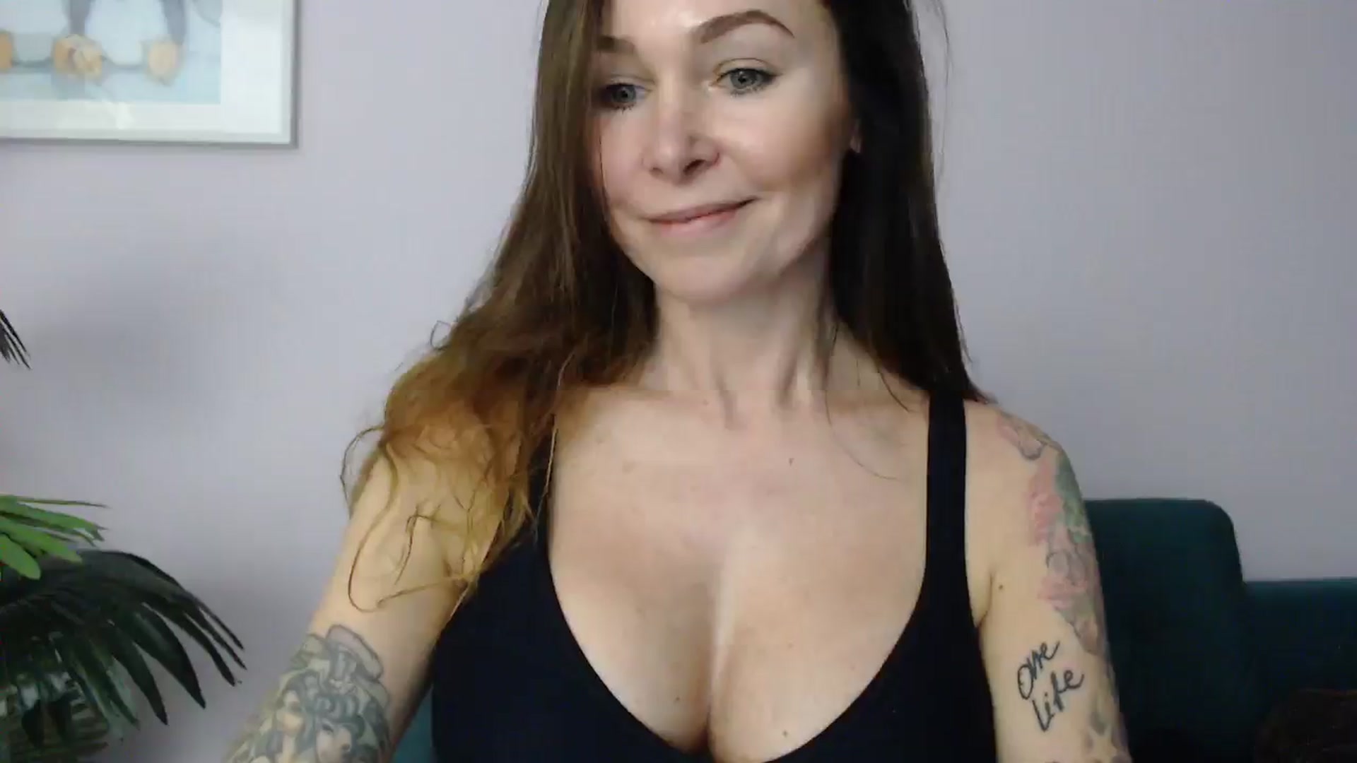 Gallery image thumbnail from Delilah_sweet's myfreecams stream on, 04/09/2025, 16:38 image 15 of 20