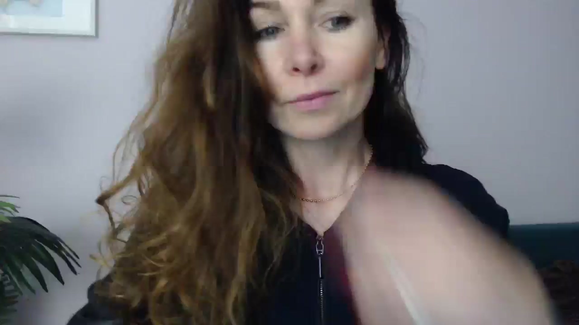 Gallery image thumbnail from Delilah_sweet's myfreecams stream on, 04/10/2025, 14:06 image 1 of 20