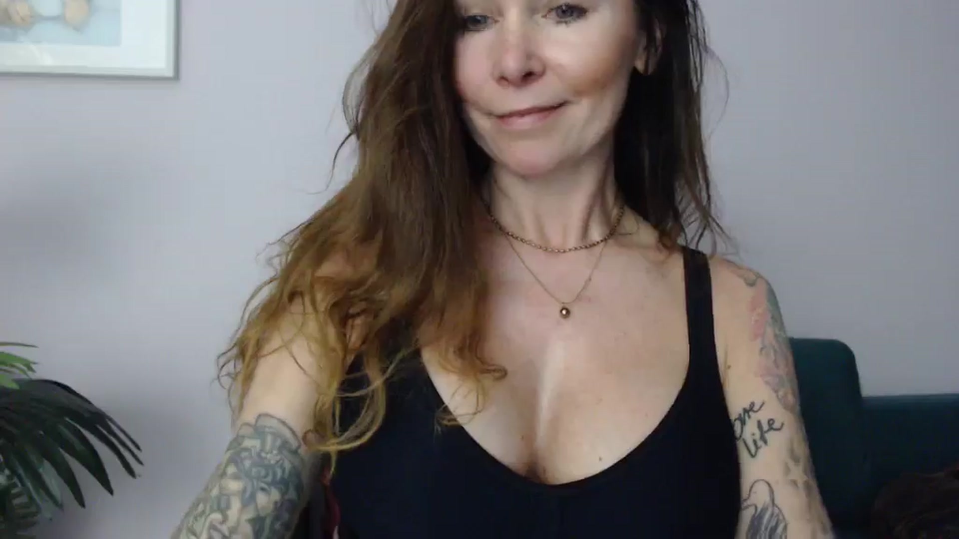 Gallery image thumbnail from Delilah_sweet's myfreecams stream on, 04/14/2025, 16:31 image 14 of 20
