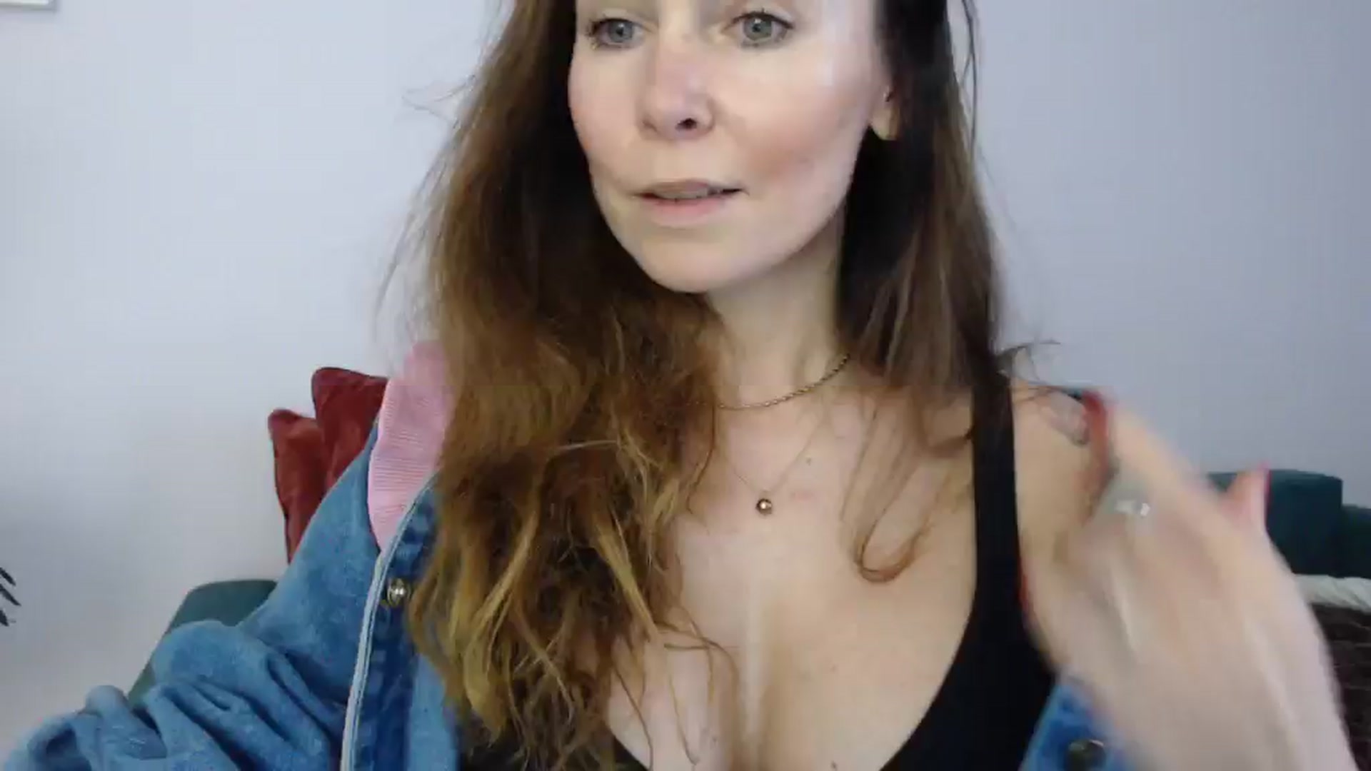 Gallery image thumbnail from Delilah_sweet's myfreecams stream on, 04/14/2025, 18:00 image 5 of 20