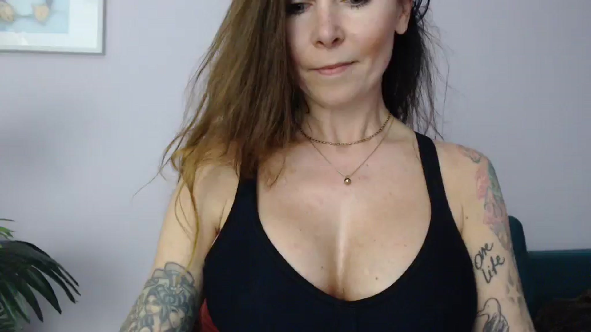 Gallery image thumbnail from Delilah_sweet's myfreecams stream on, 04/14/2025, 18:00 image 17 of 20