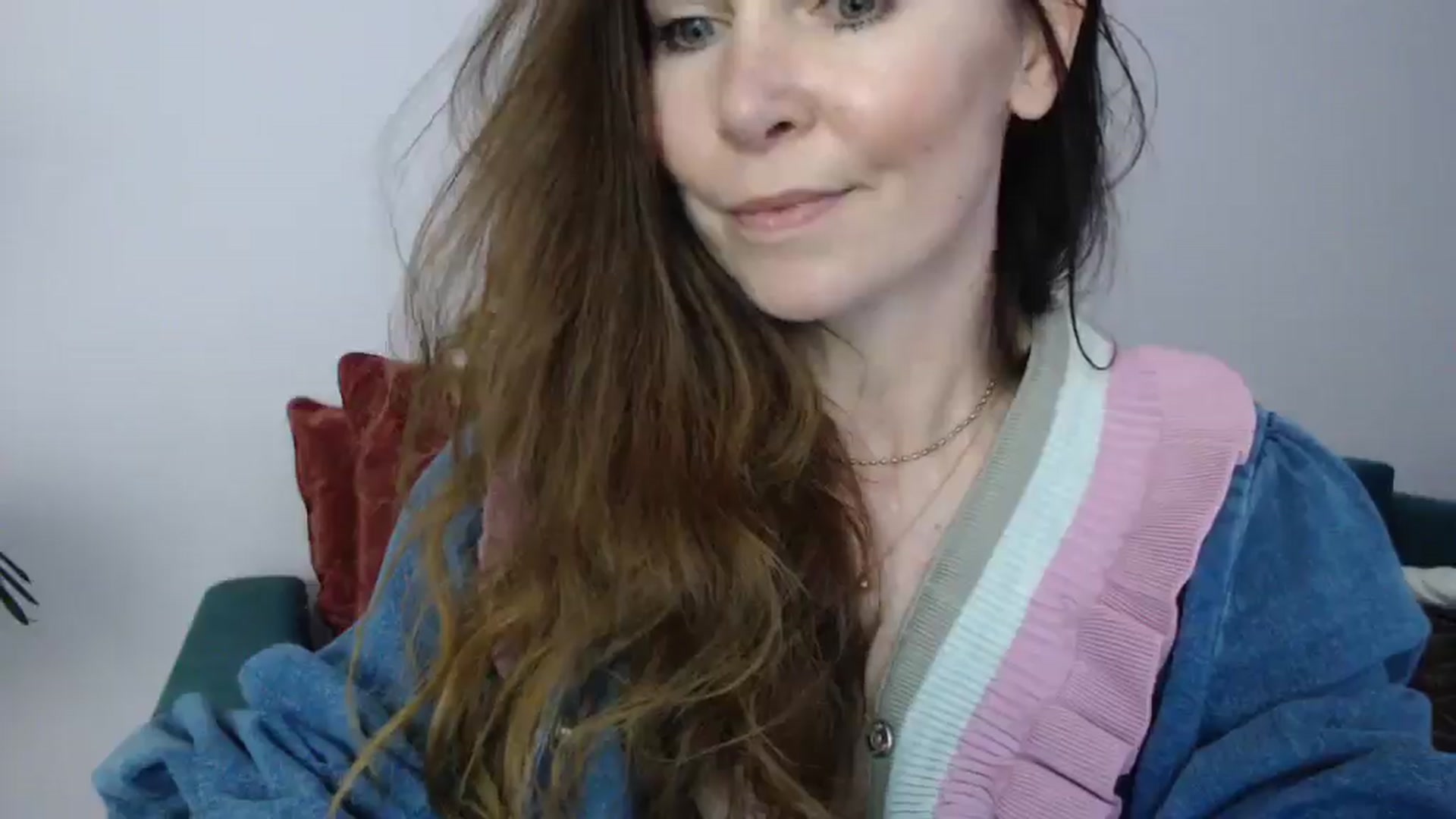 Gallery image thumbnail from Delilah_sweet's myfreecams stream on, 04/14/2025, 18:00 image 13 of 20