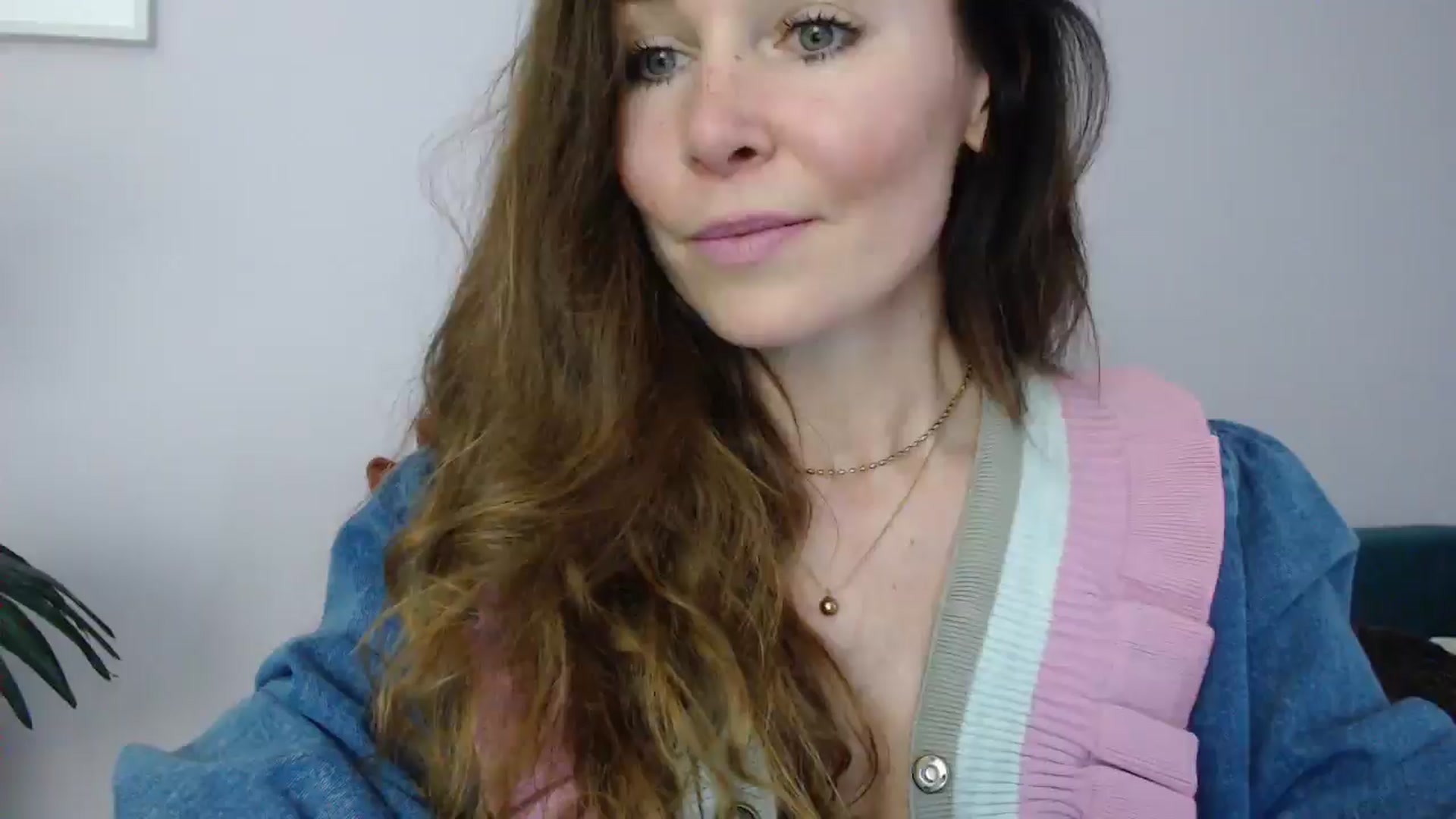 Gallery image thumbnail from Delilah_sweet's myfreecams stream on, 04/15/2025, 16:42 image 13 of 20